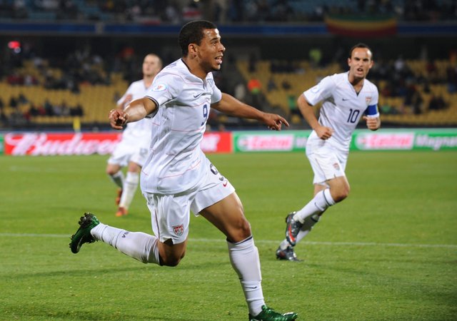 American striker Charlie Davies, who suffered serious injuries in a fatal car accident in the Washington D.C. area in 2009, is joining D.C. United on a week-long trial.