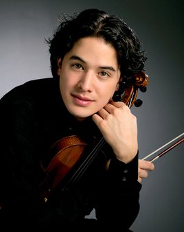 Violinist Noe Inui. Violinist Noe Inui.