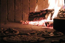 Flatbreads in the wood oven Photo/J.Kubin Flatbreads in the wood oven Photo/J.Kubin