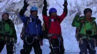 Raw: 80-Year-Old Climbs Mount Everest