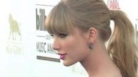 Mega-stars Arrive at Billboard Awards