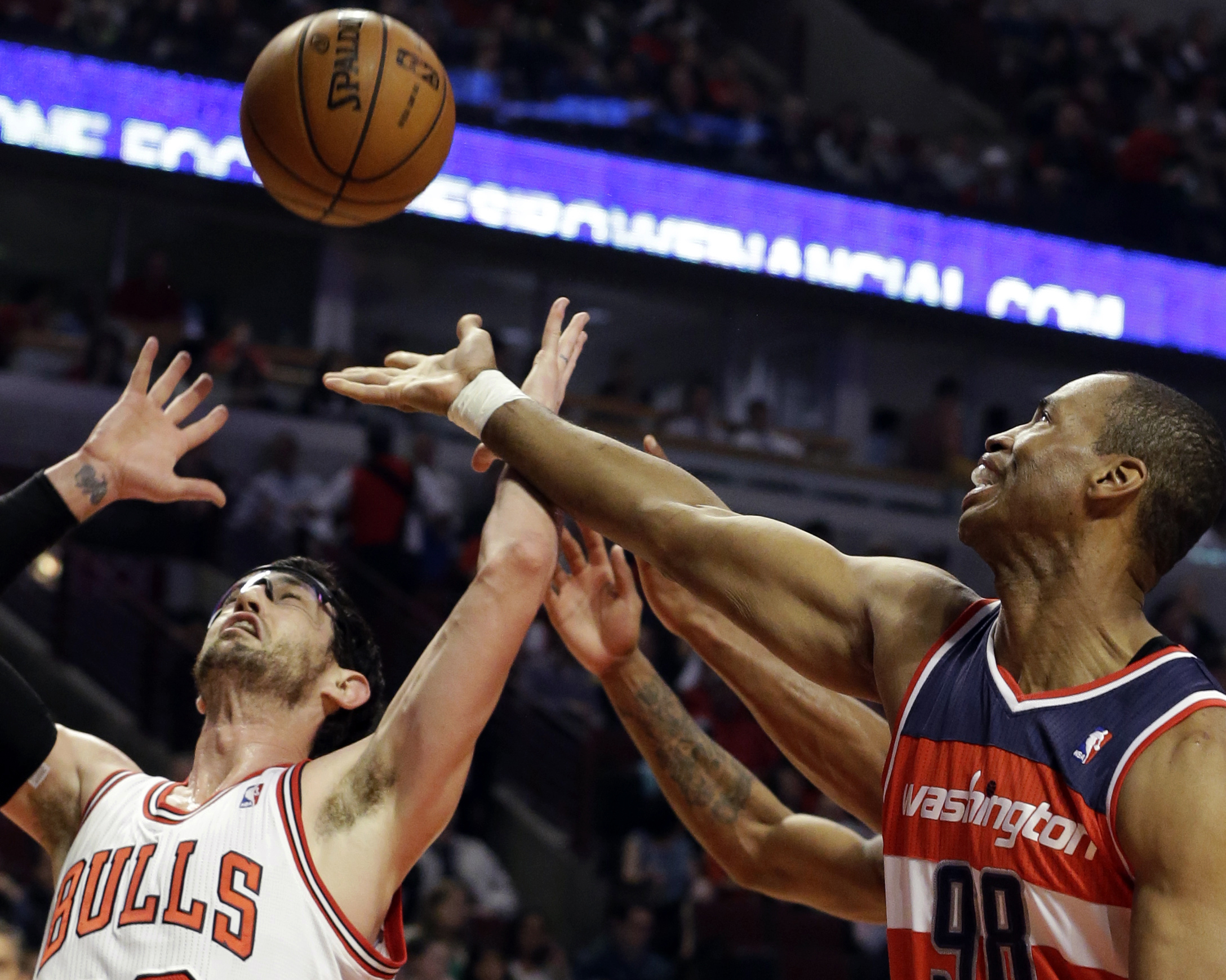 Jason-collins-comes-o_lea