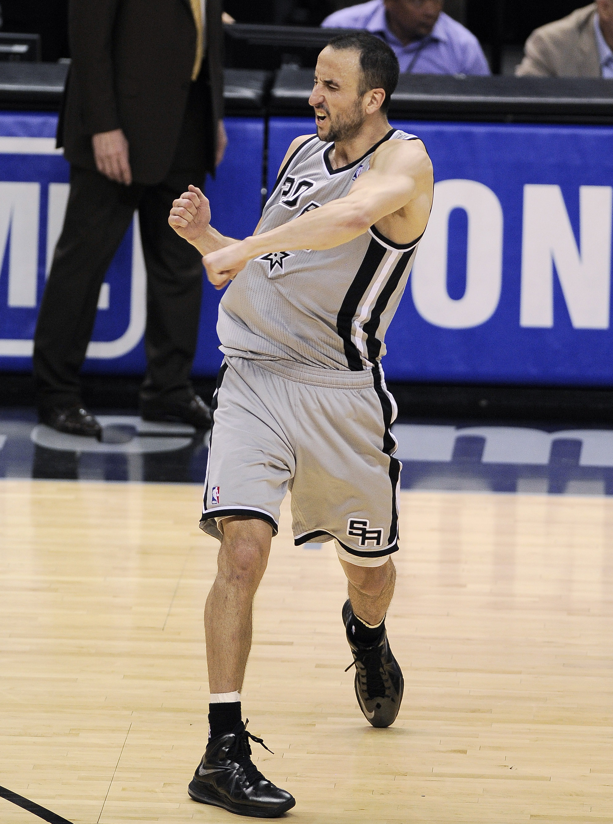 Warriors-spurs-basket_lanc