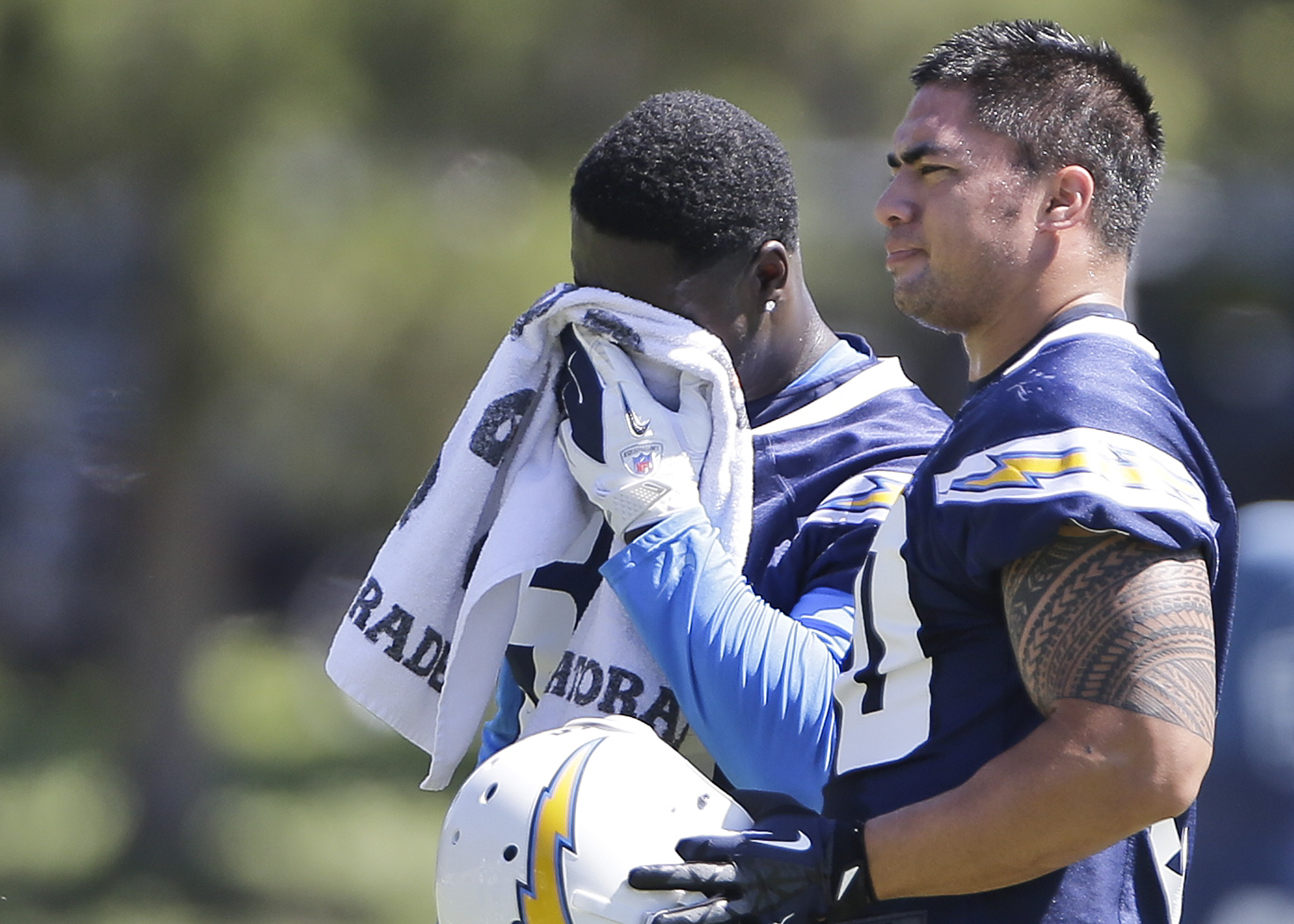 Chargers-camp-footbal_lanc