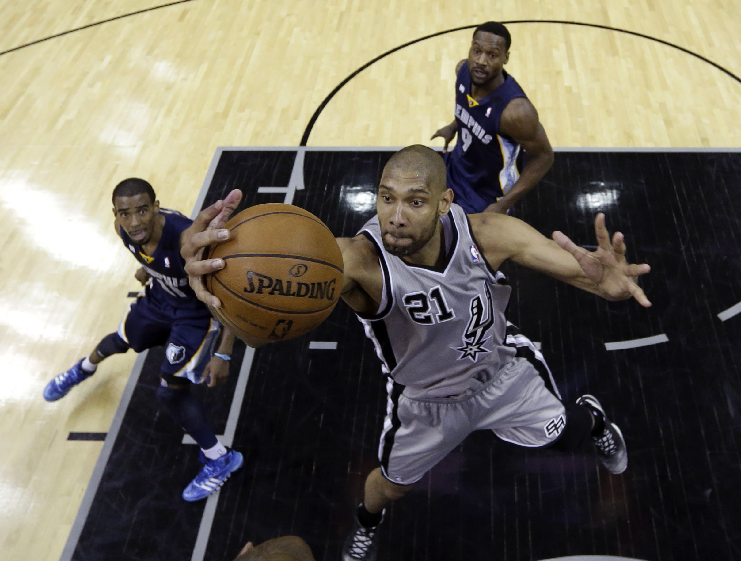 Grizzlies-spurs-baske_harr