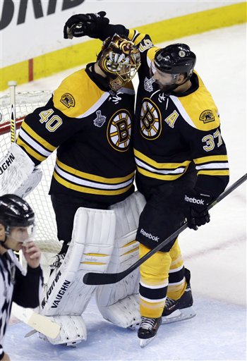 Stanley-cup-blackhawk_lanc