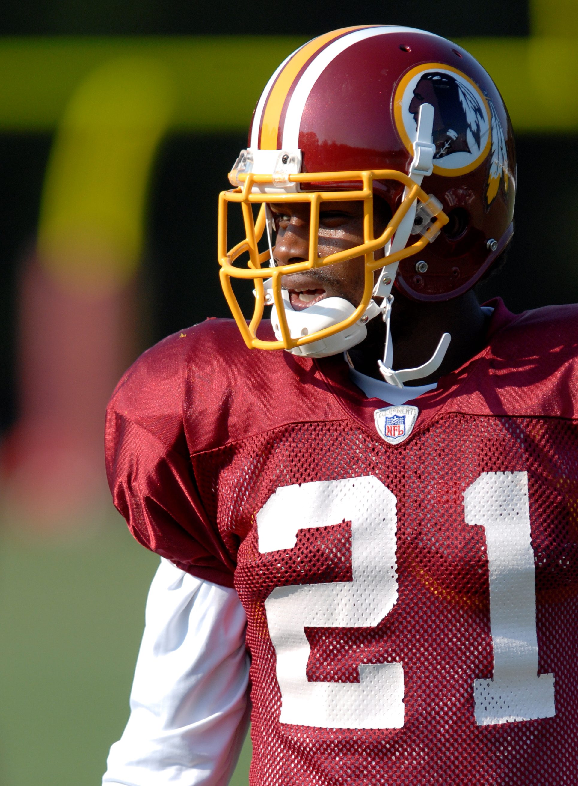 Dan Snyder gives Landon Collins signed Sean Taylor jersey on his first day  with the Redskins - Hogs Haven