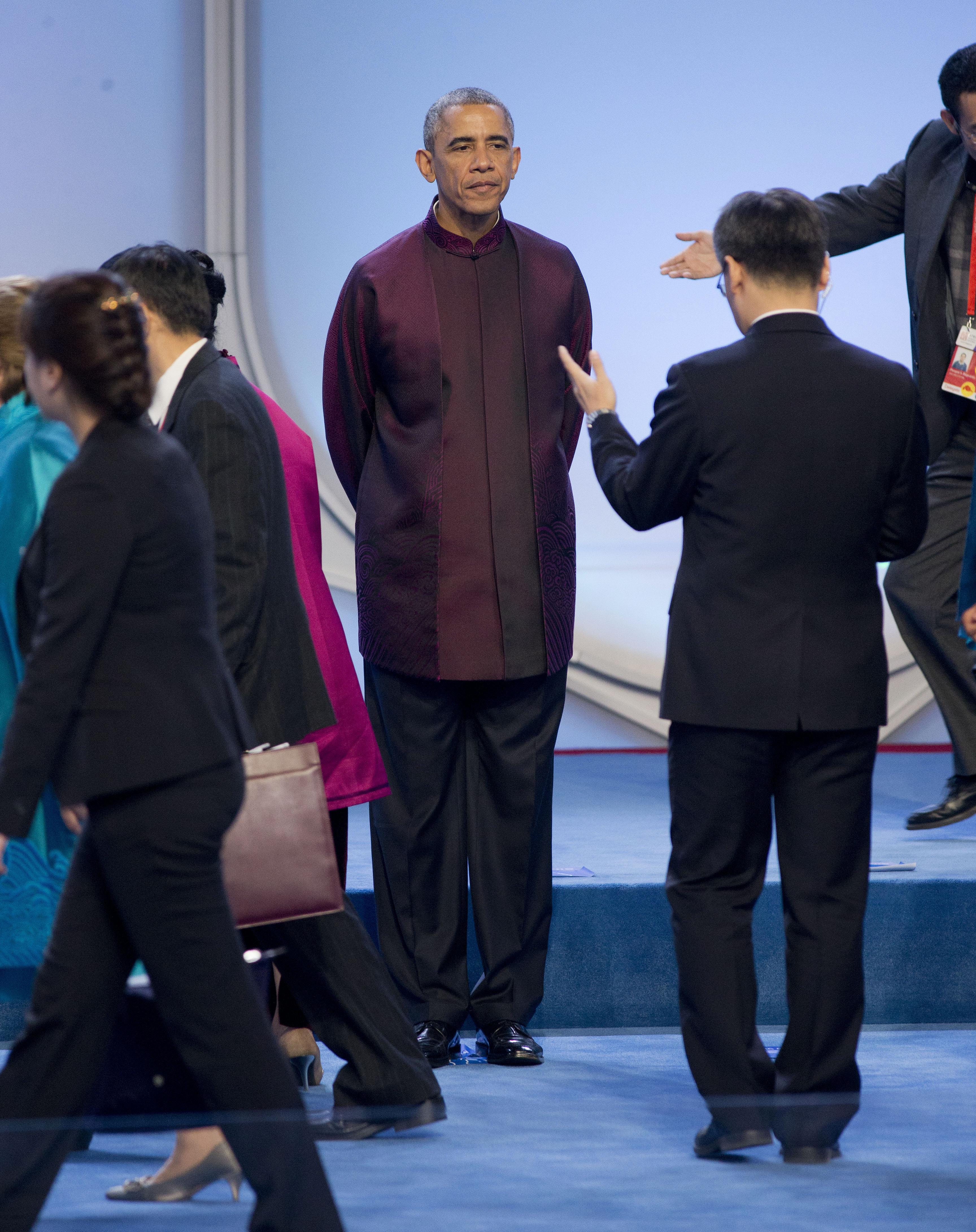 Obama Mocked For Apec Attire In China Is This A New Star Trek