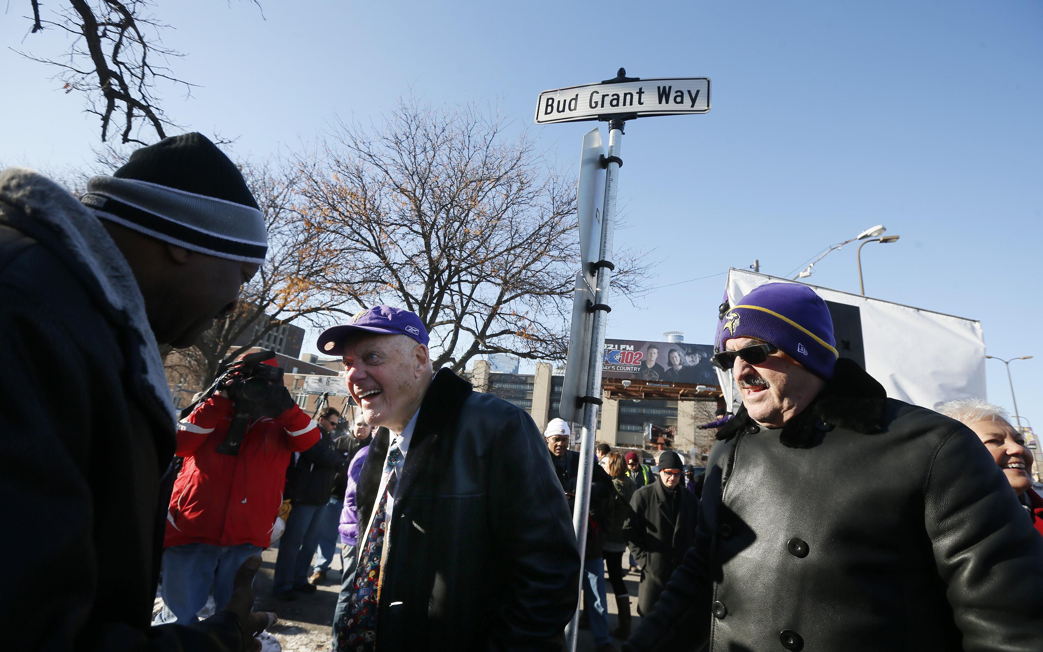 Minn. street named after Vikings great Bud Grant