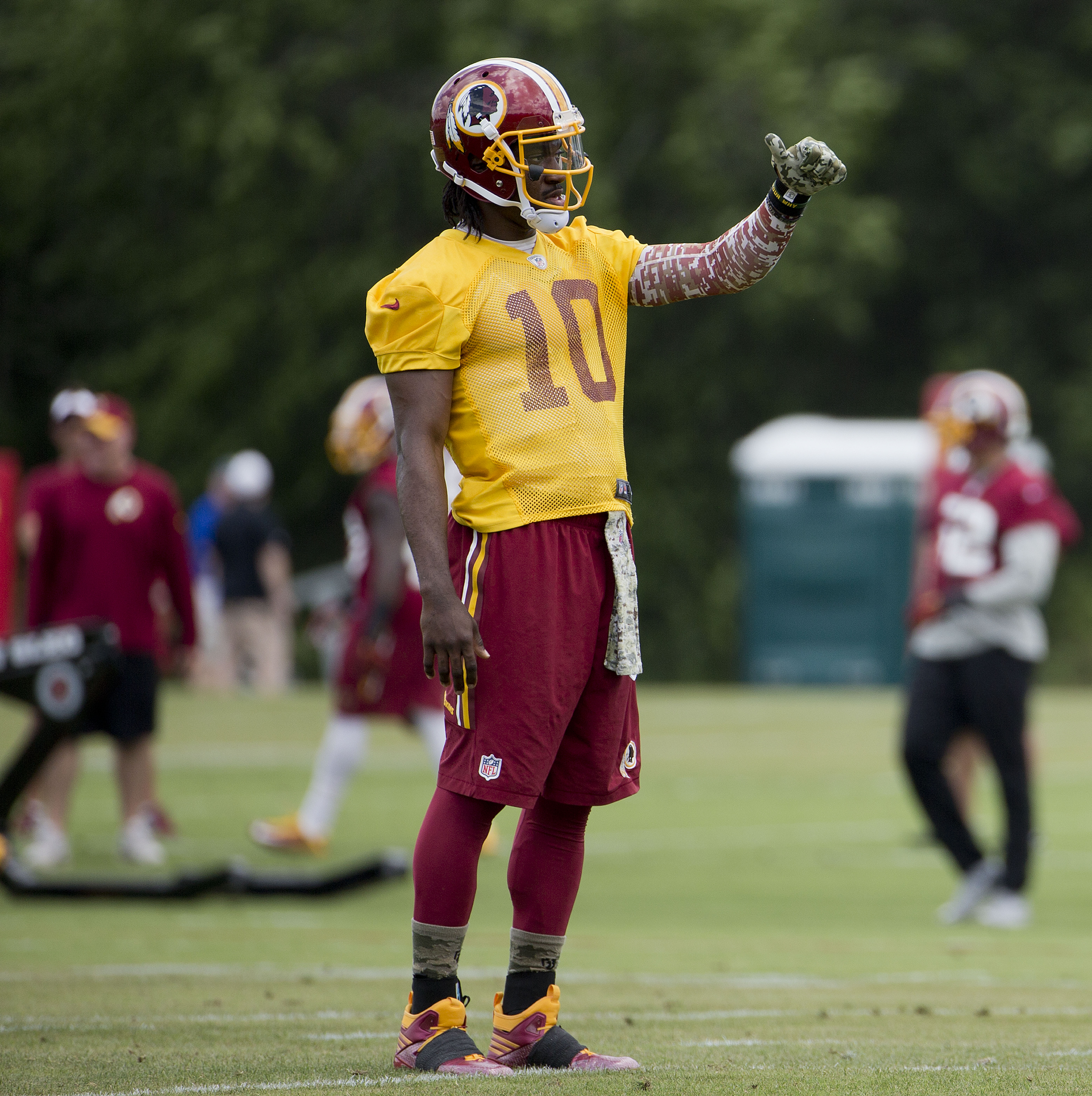 REPORT: Redskins won't cut Robert Griffin III