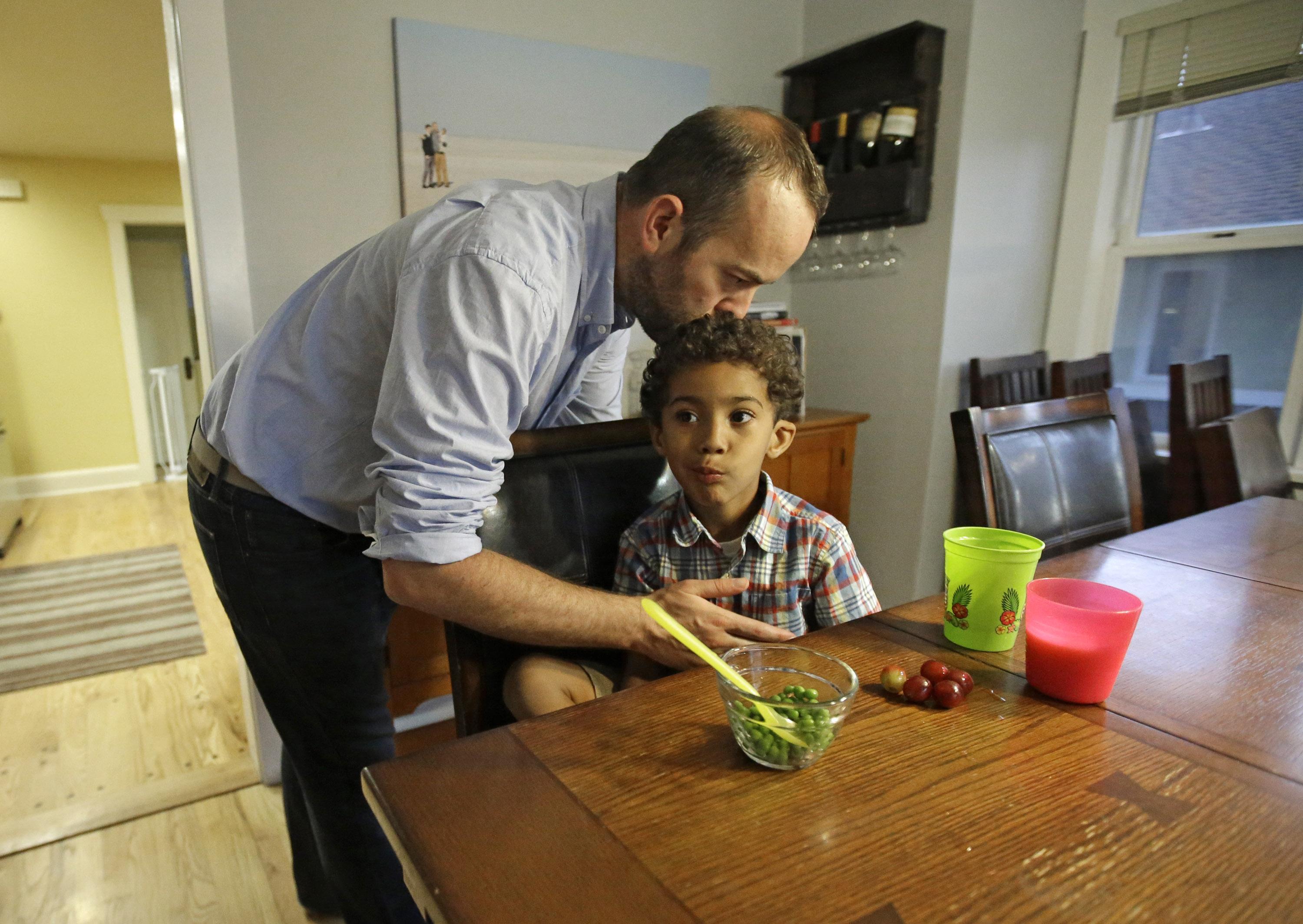 Ranks of gay dads increase as same-sex marriage spreads photo