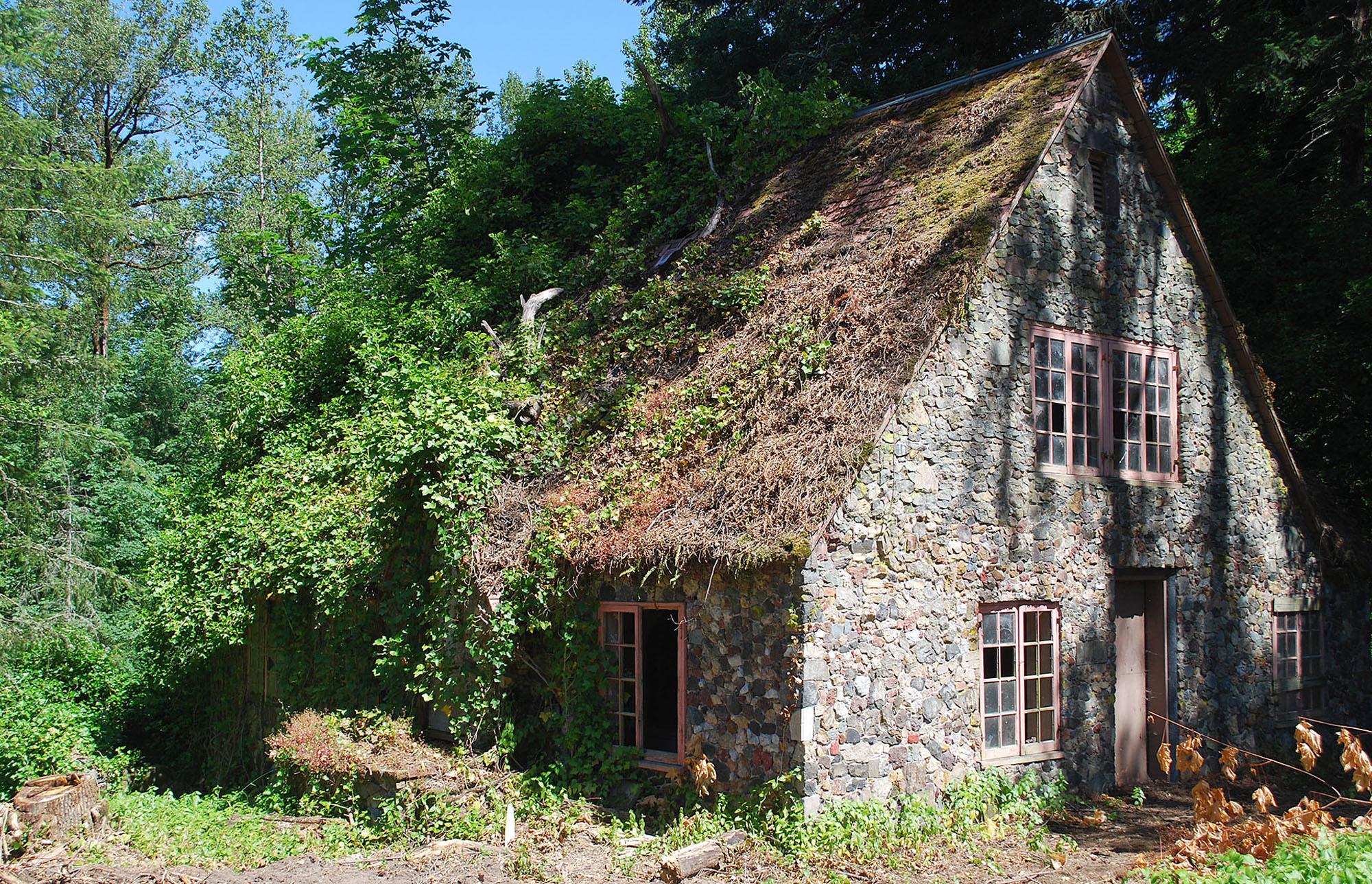 Uncovering Of Old Cottage Unlocks Memories Of Bygone Days