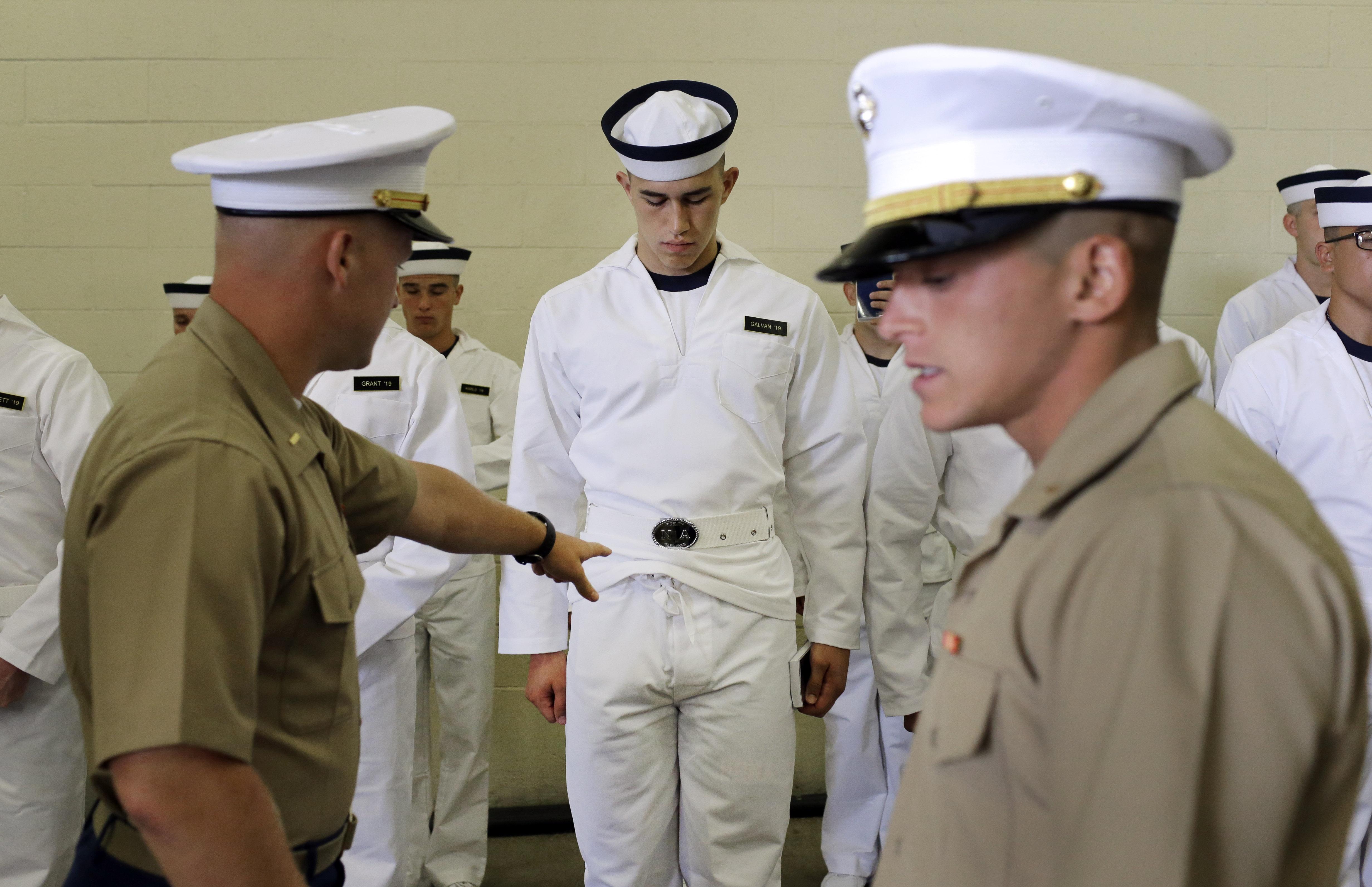 Navy reminds Sailors of grooming standards, Top Stories