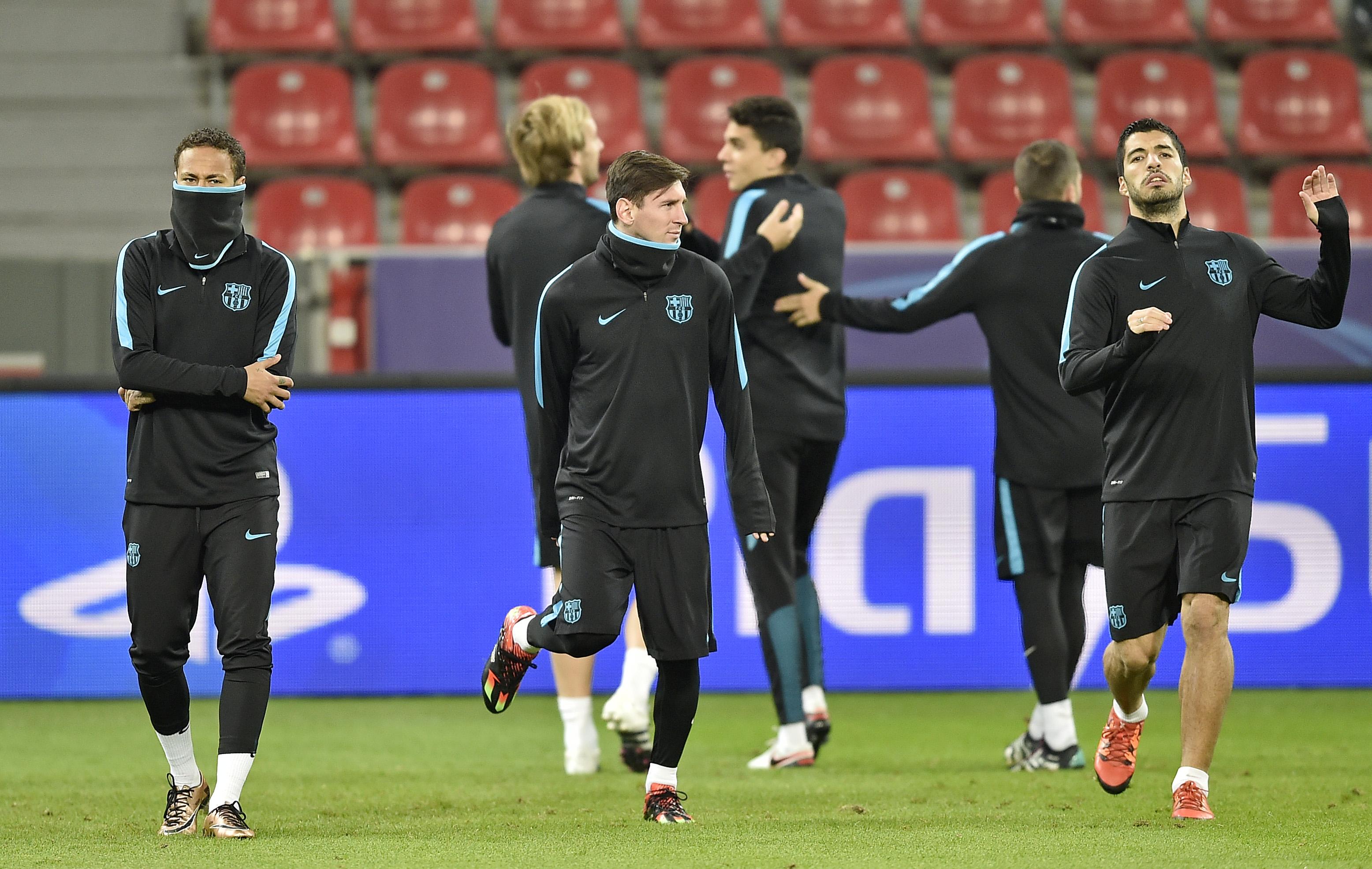 Barcelona players attend a training session in Gothenburg, Sweden,  Saturday, May 15, 2021, a day ahead of the UEFA Women's Champions League  soccer final between Chelsea FC and FC Barcelona. (AP Photo/Martin, image size:3112x1972