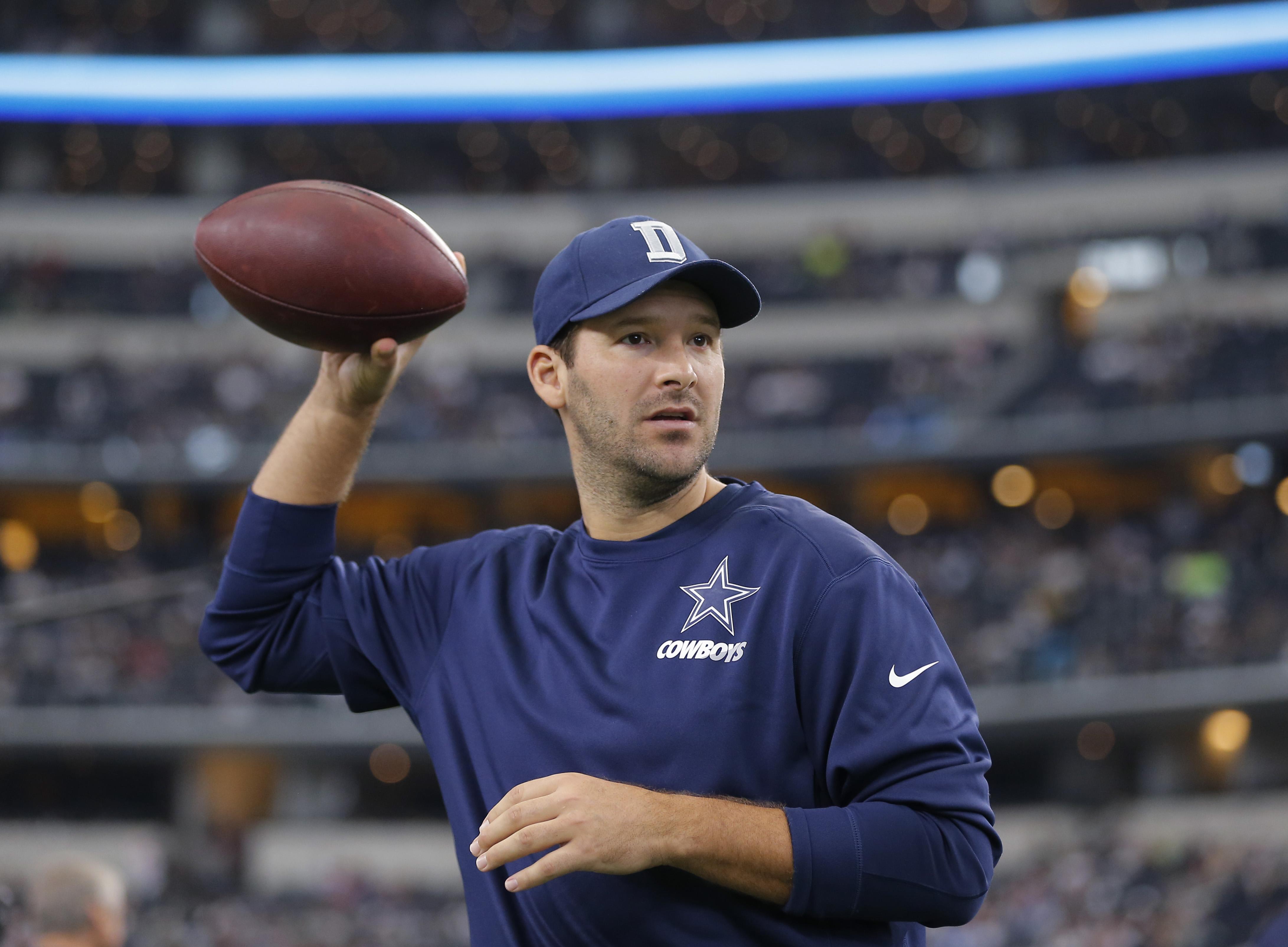 Tony Romo getting back to the gridiron, throws in practice for 1st time  since injury