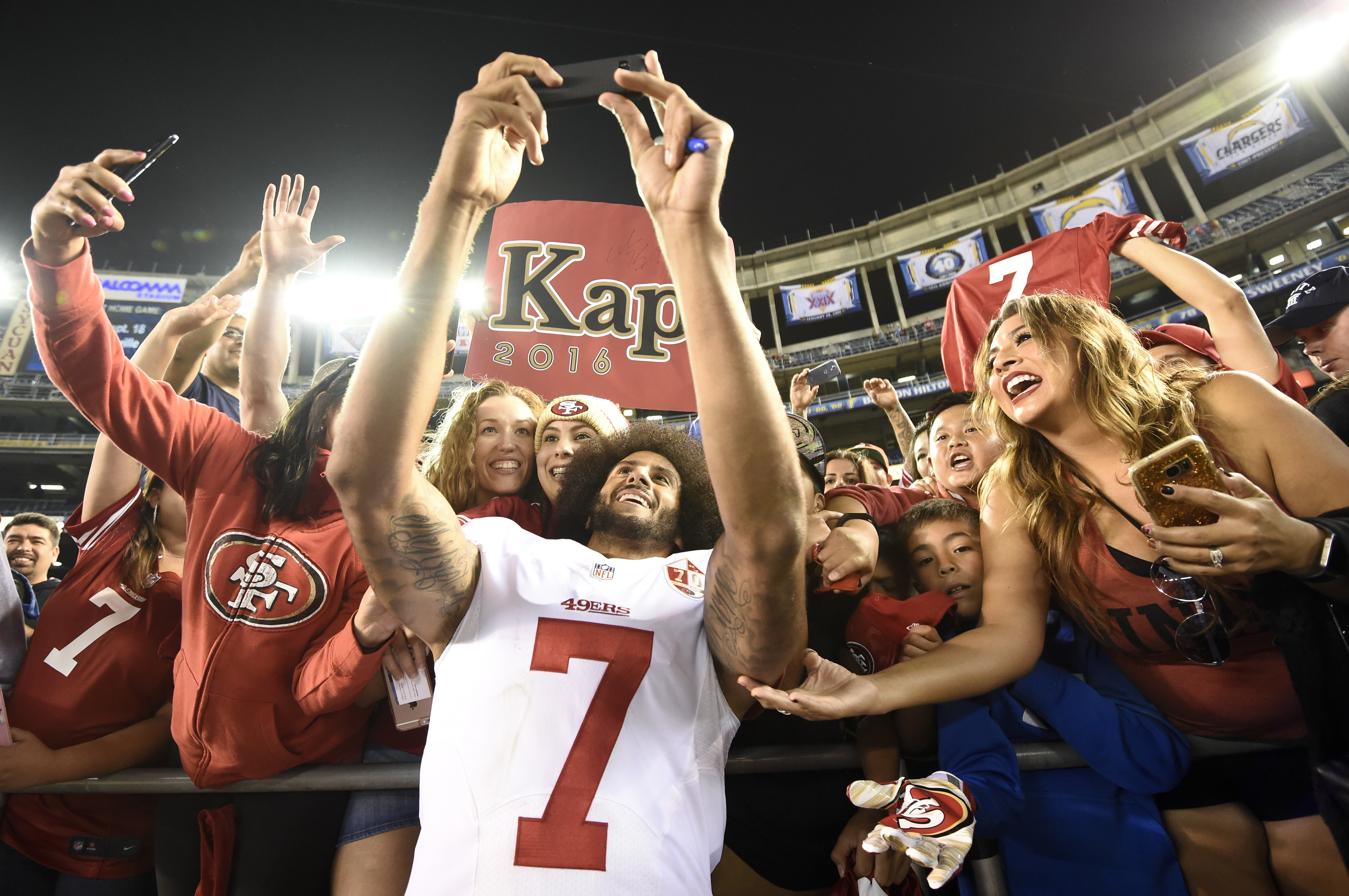 49ers fans are burning Colin Kaepernick jerseys 