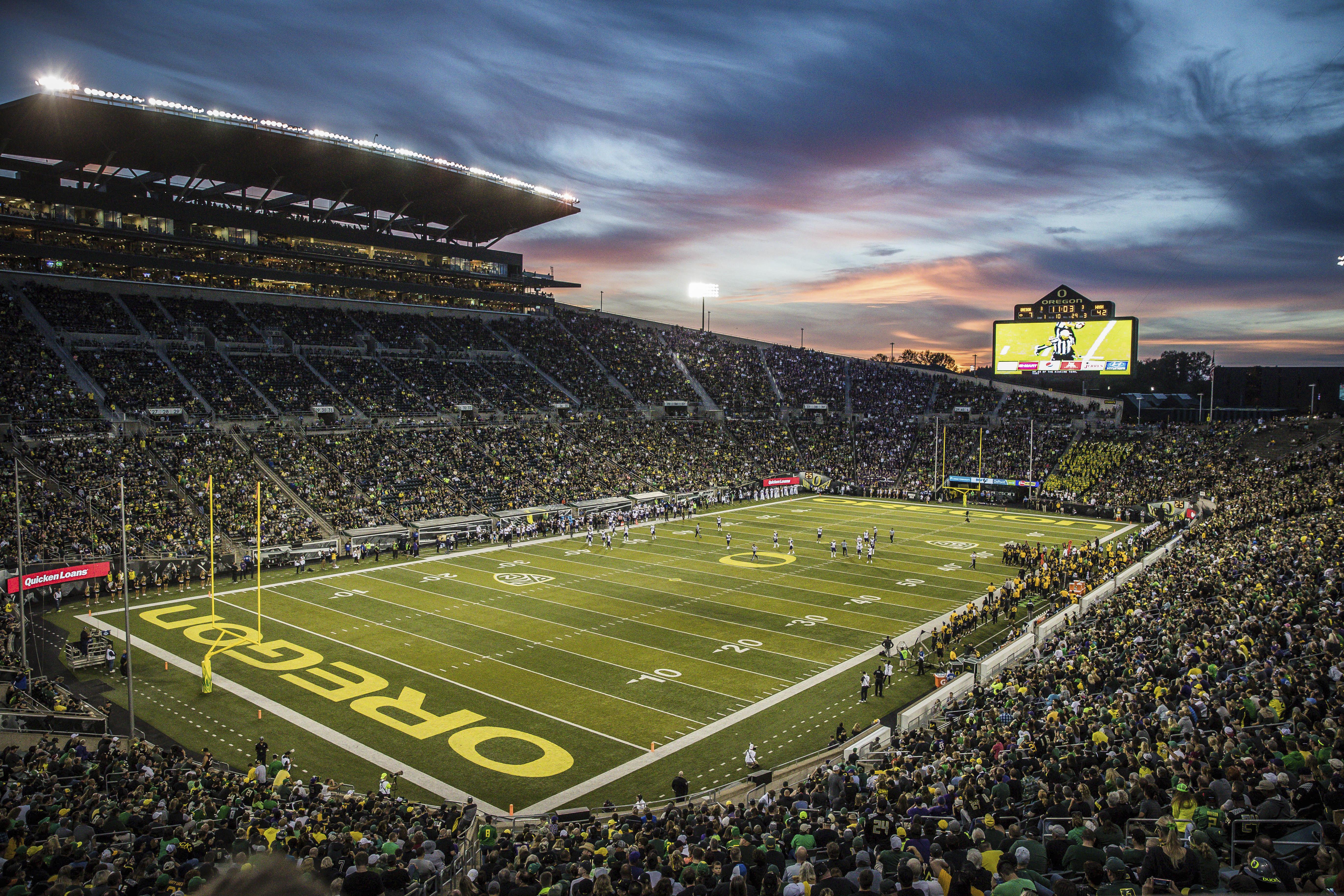 Big Ten pulls Oregon, Washington from Pac-12, dealing another