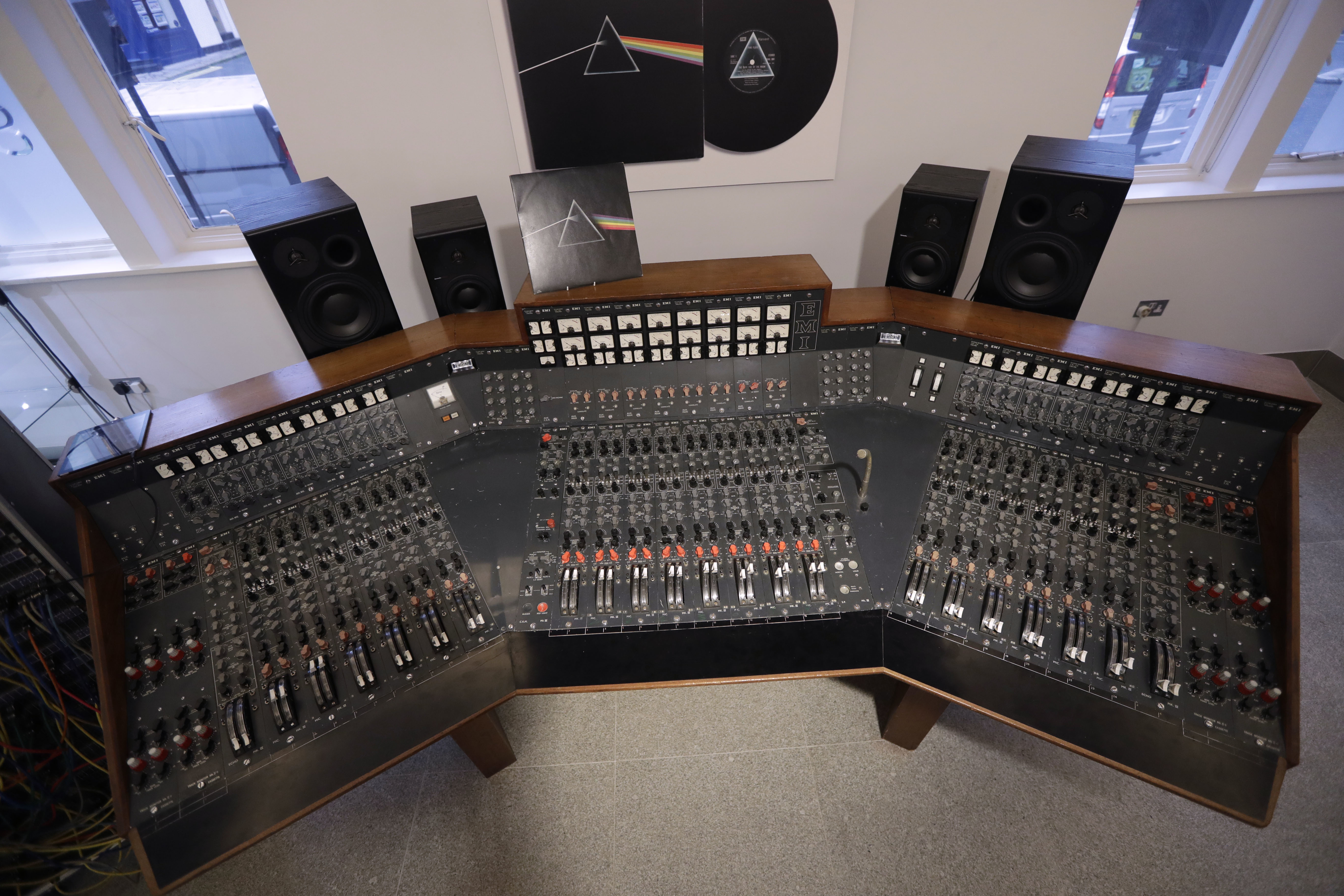 Abbey Road's 'Dark Side of the Moon' recording console sells