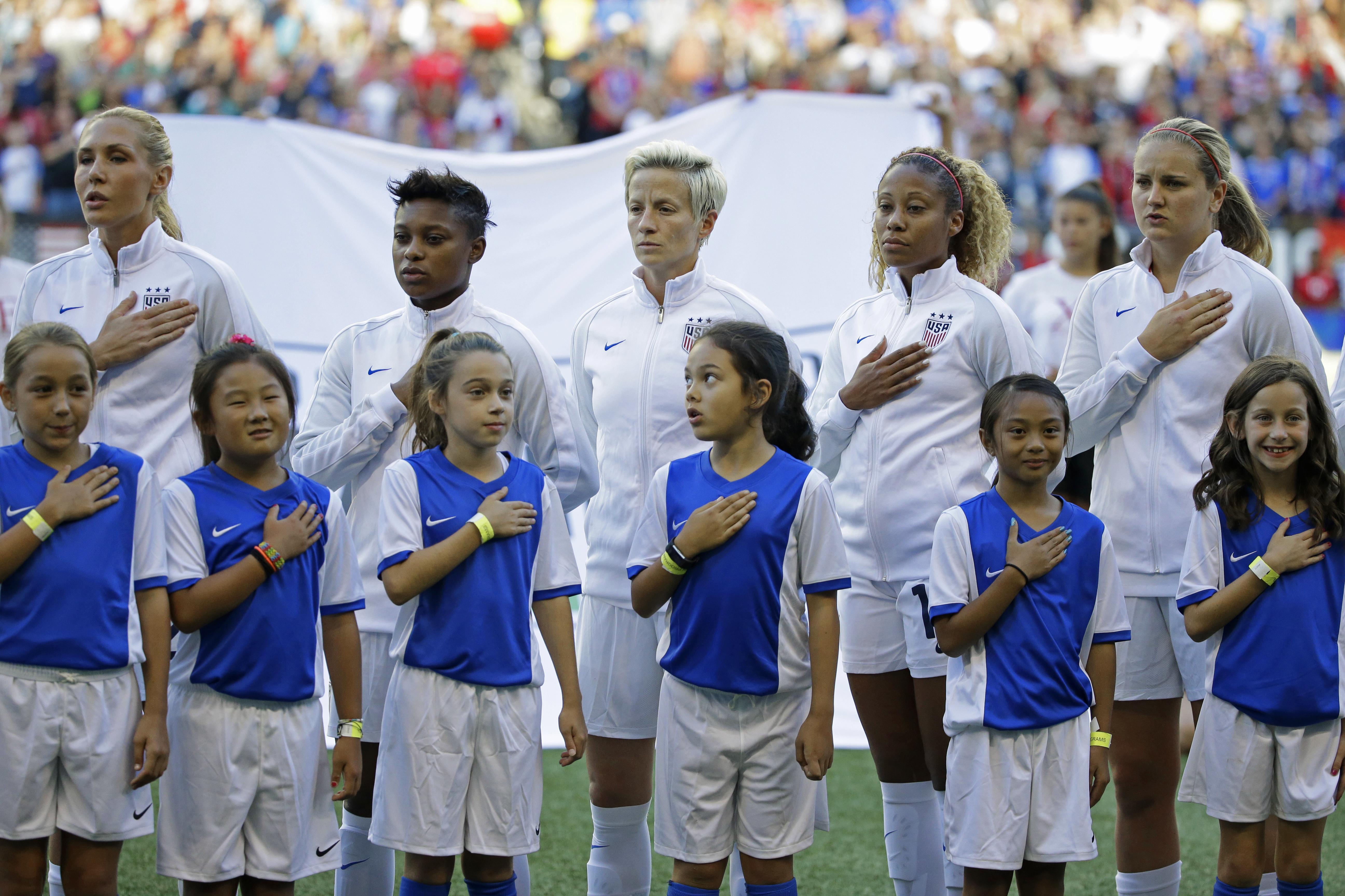 Women's national team hides U.S. Soccer logo during anthem in protest