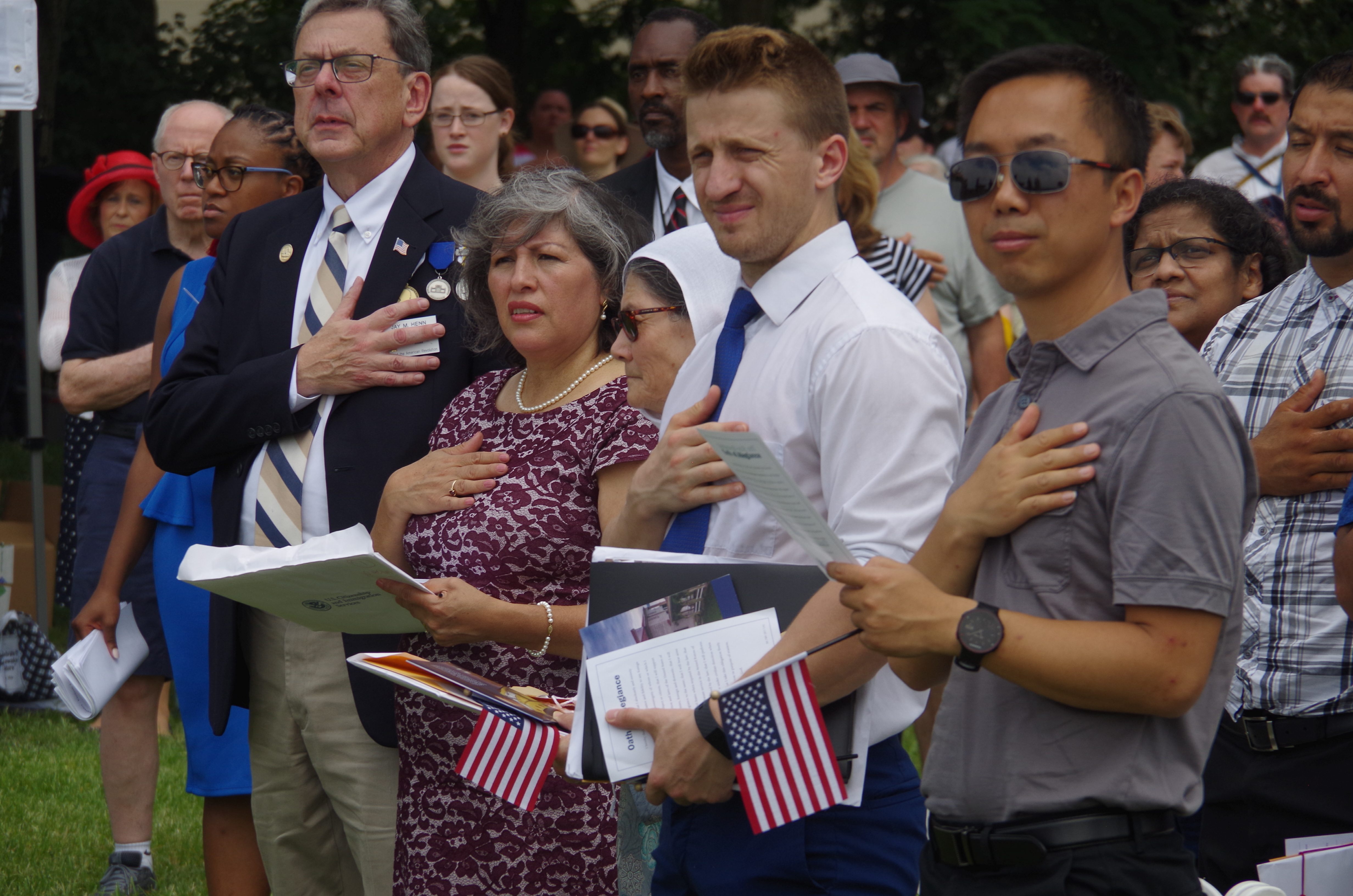 Valenzuela takes oath, officially a US citizen