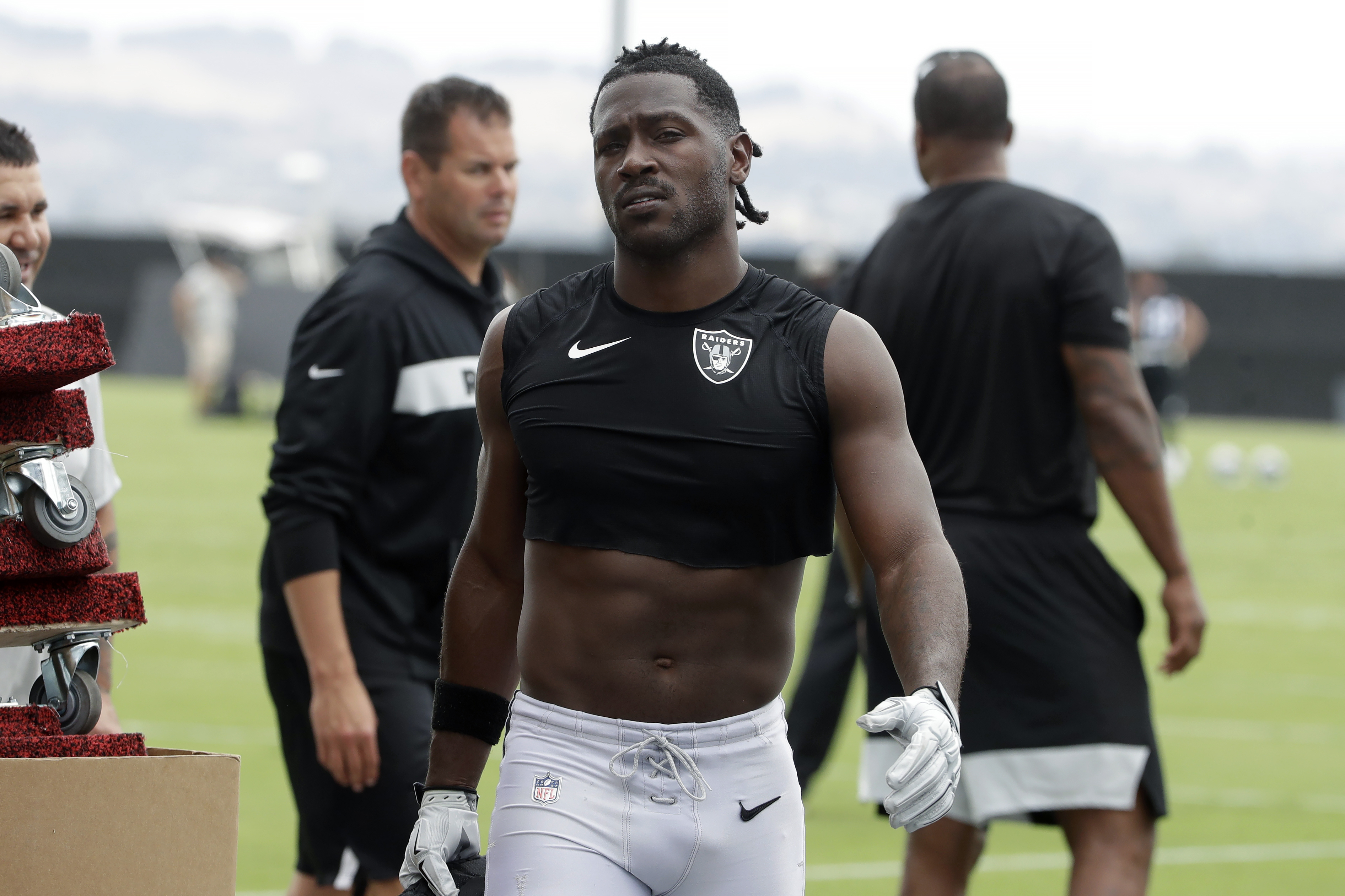 Raiders' Antonio Brown Threatens To Retire From NFL