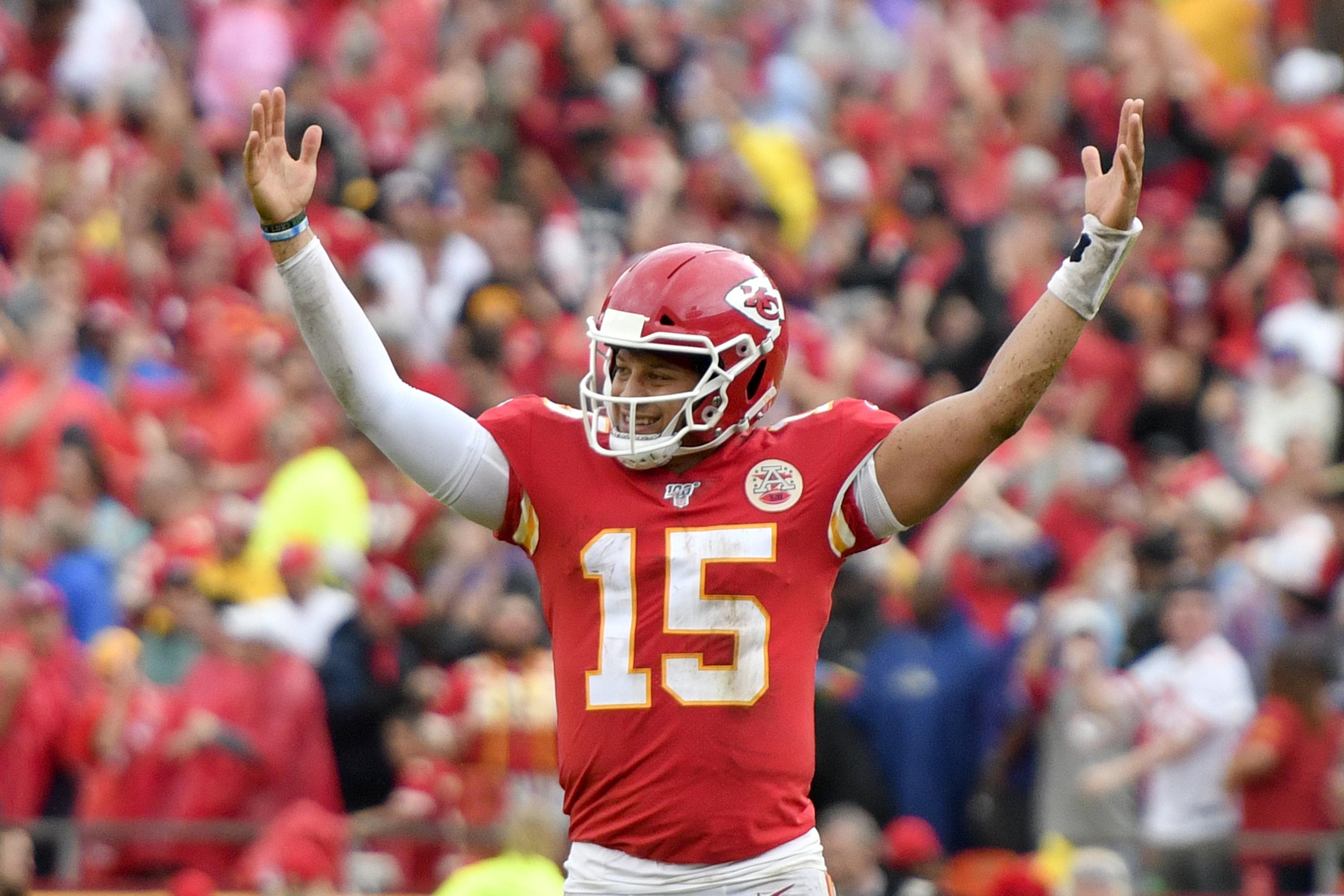 Chiefs hold off Bucs 27-24 as Mahomes outplays Brady