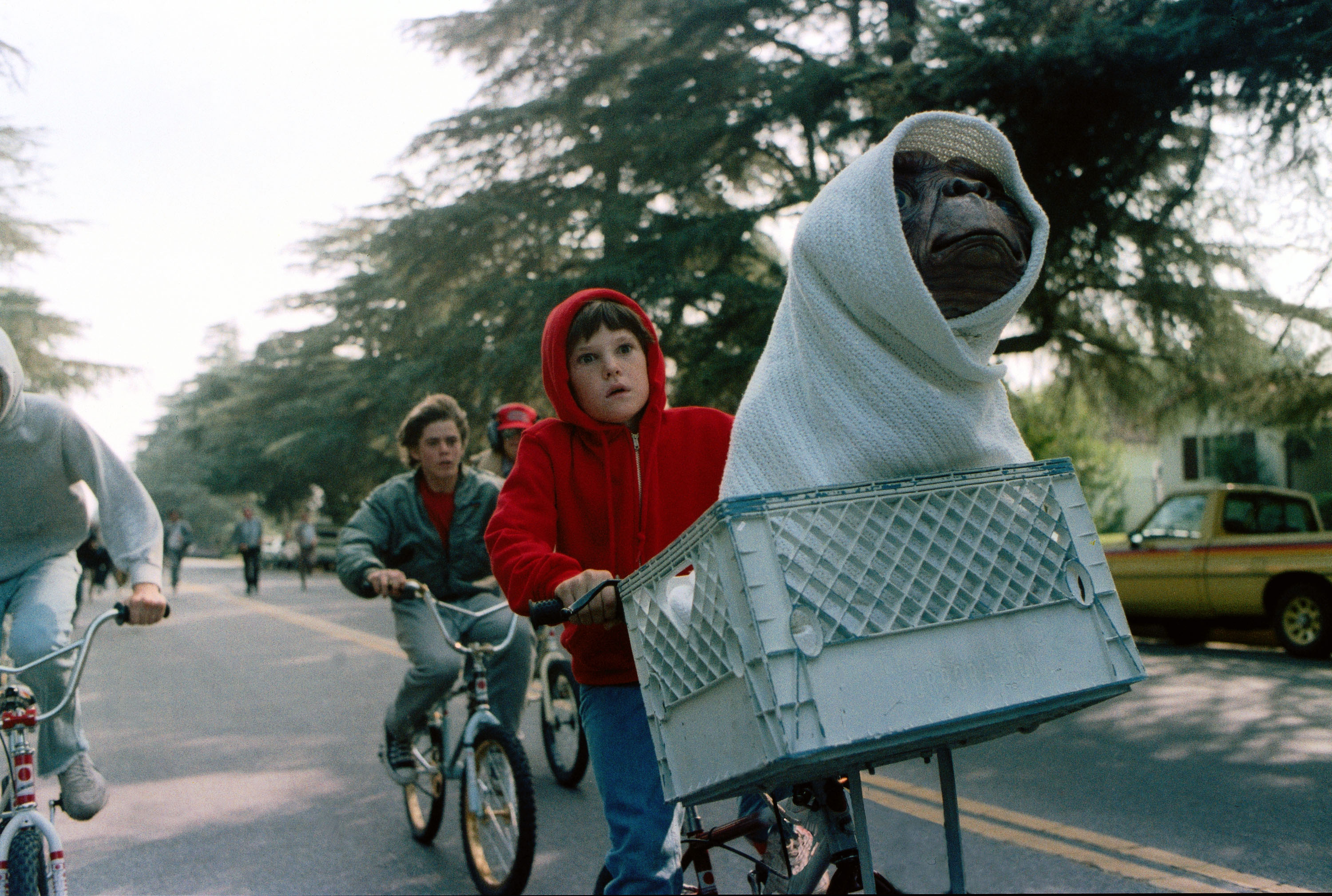E.T. animatronic model auctioned for $2.56 million, concept for
