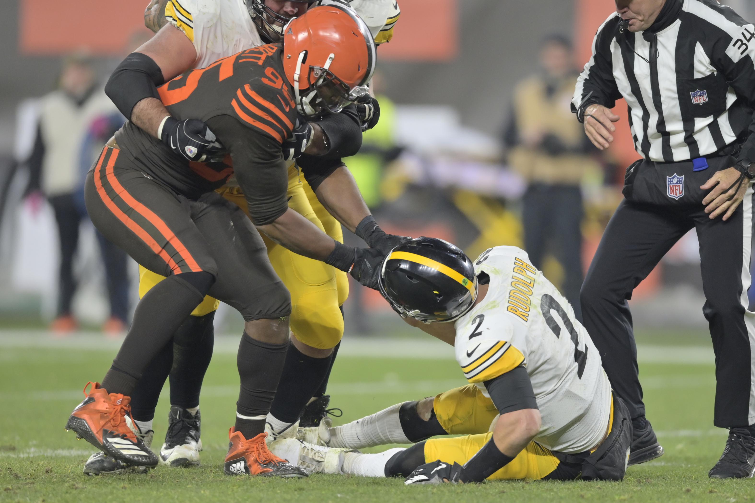 Browns' Myles Garrett suspended indefinitely; Steelers' Maurkice