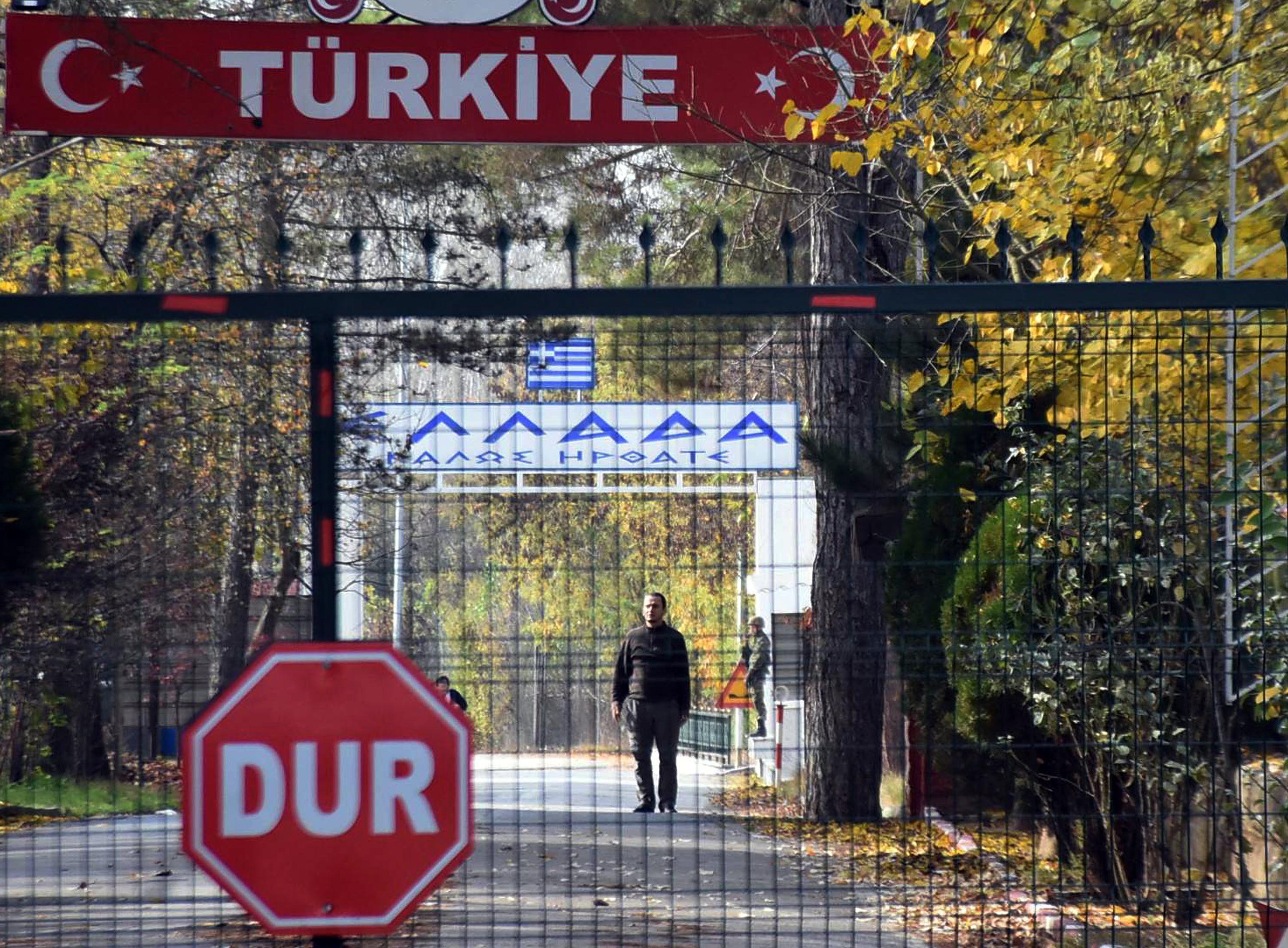 American held in Turkey as IS suspect returns to US