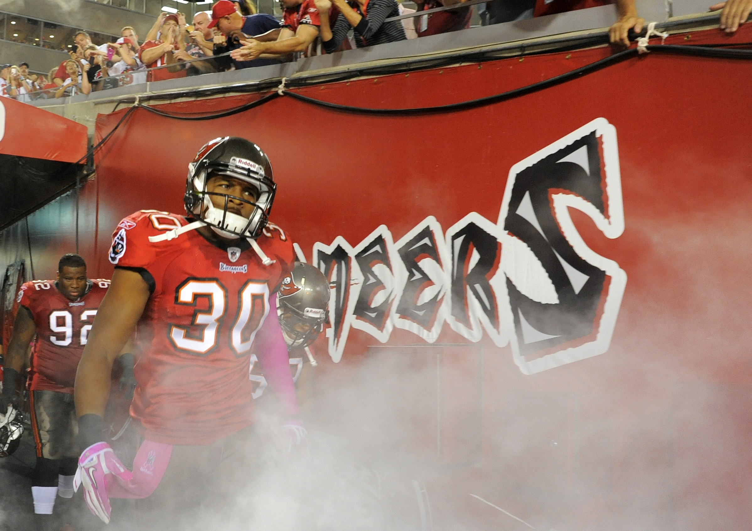 Devin Holland Ex Buccaneers Nfl Player Charged With Murder