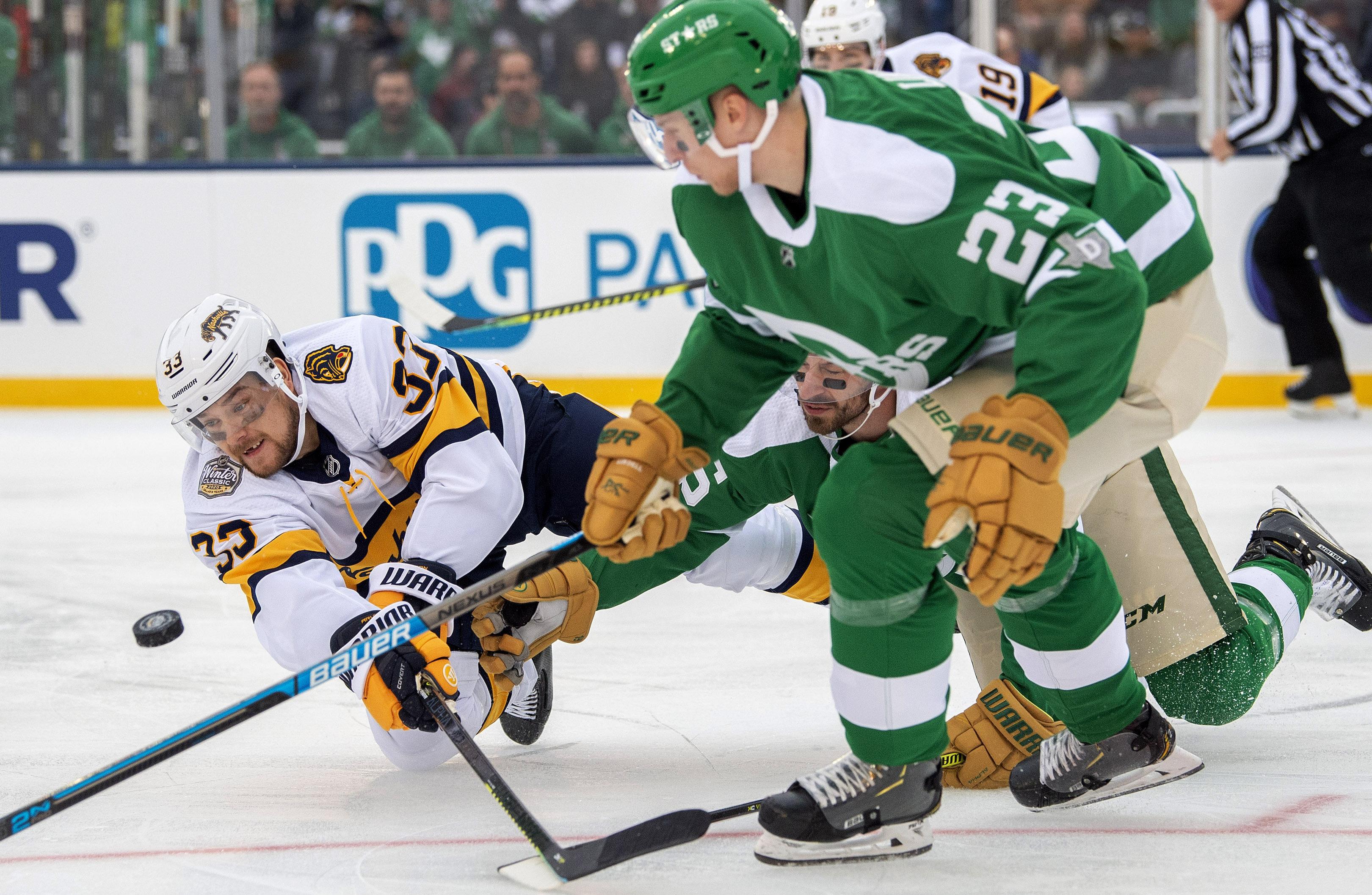 Stars Rally To Beat Predators 4 2 In Winter Classic At Cotton Bowl