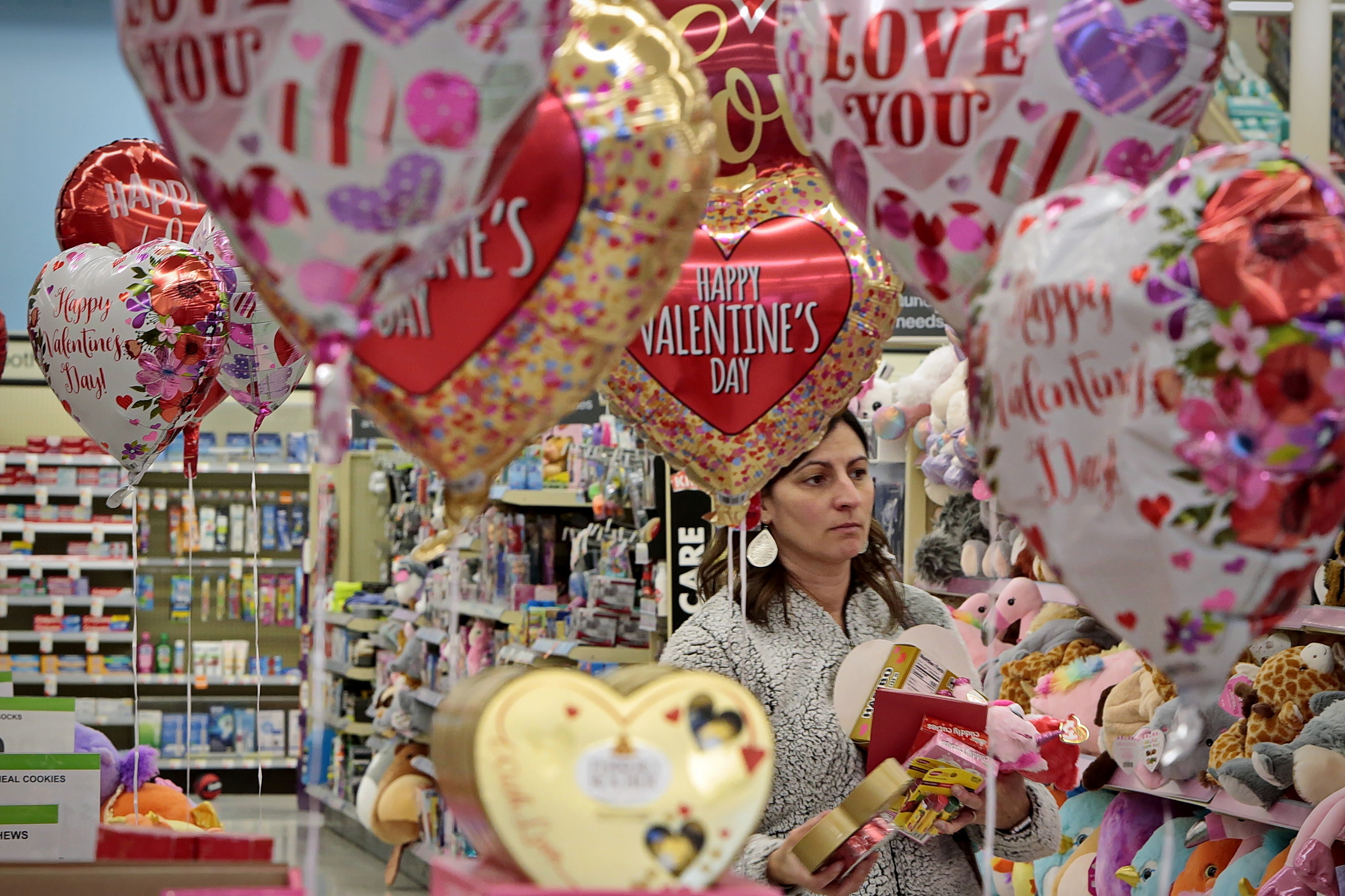 Trump Bump Americans Spend Record Breaking 27 4 Billion On Valentine S Day Washington Times