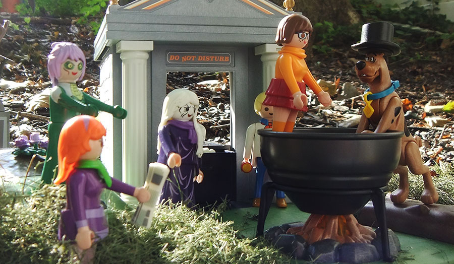Zadzooks: 'Scooby-Doo! Adventure in the Cemetery' playset (Playmobil)  review - Washington Times