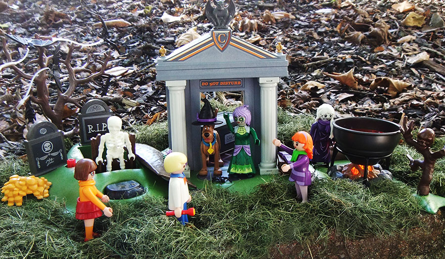 Zadzooks: 'Scooby-Doo! Adventure in the Cemetery' playset