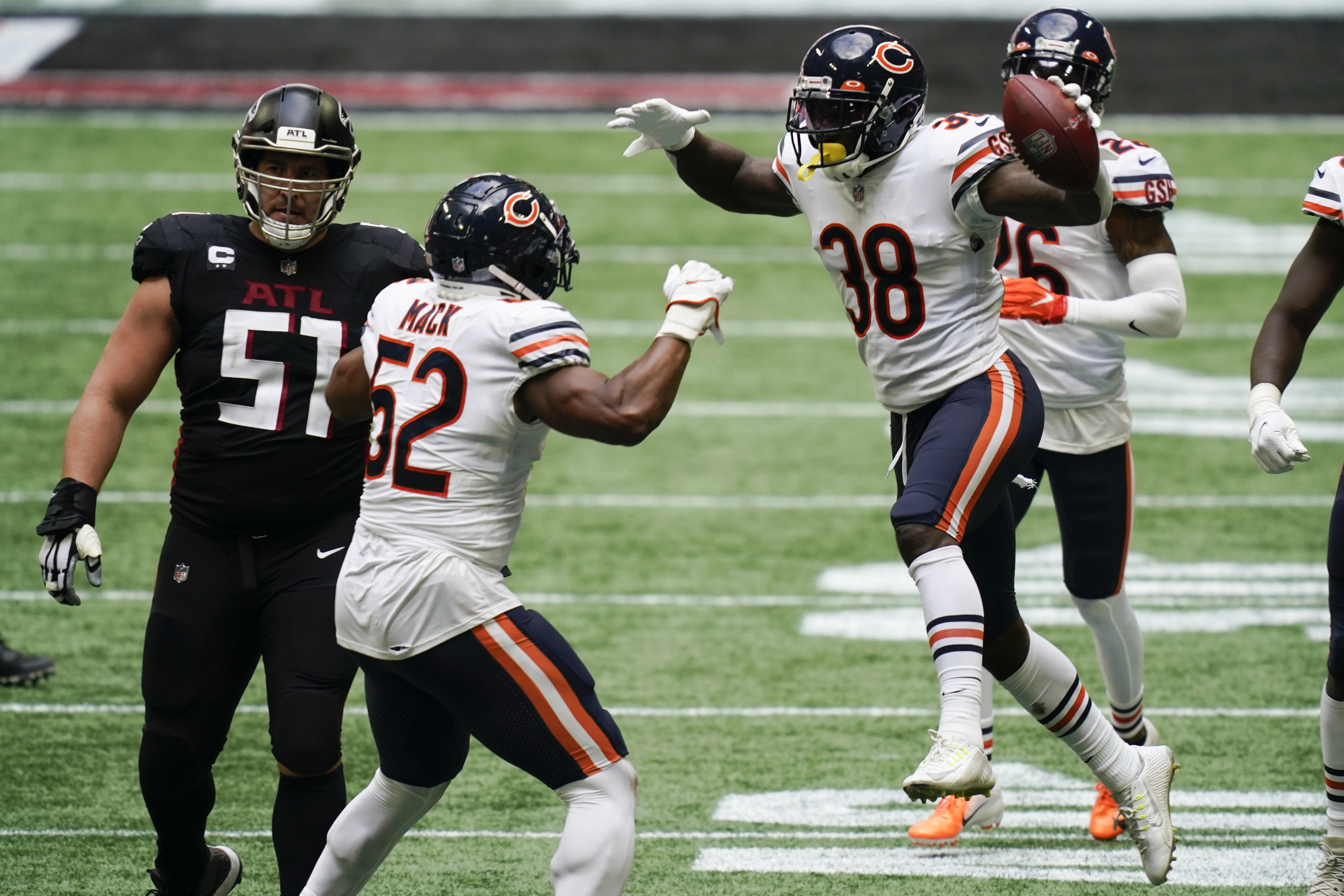 Bears get late magic from Nick Foles to top Seahawks