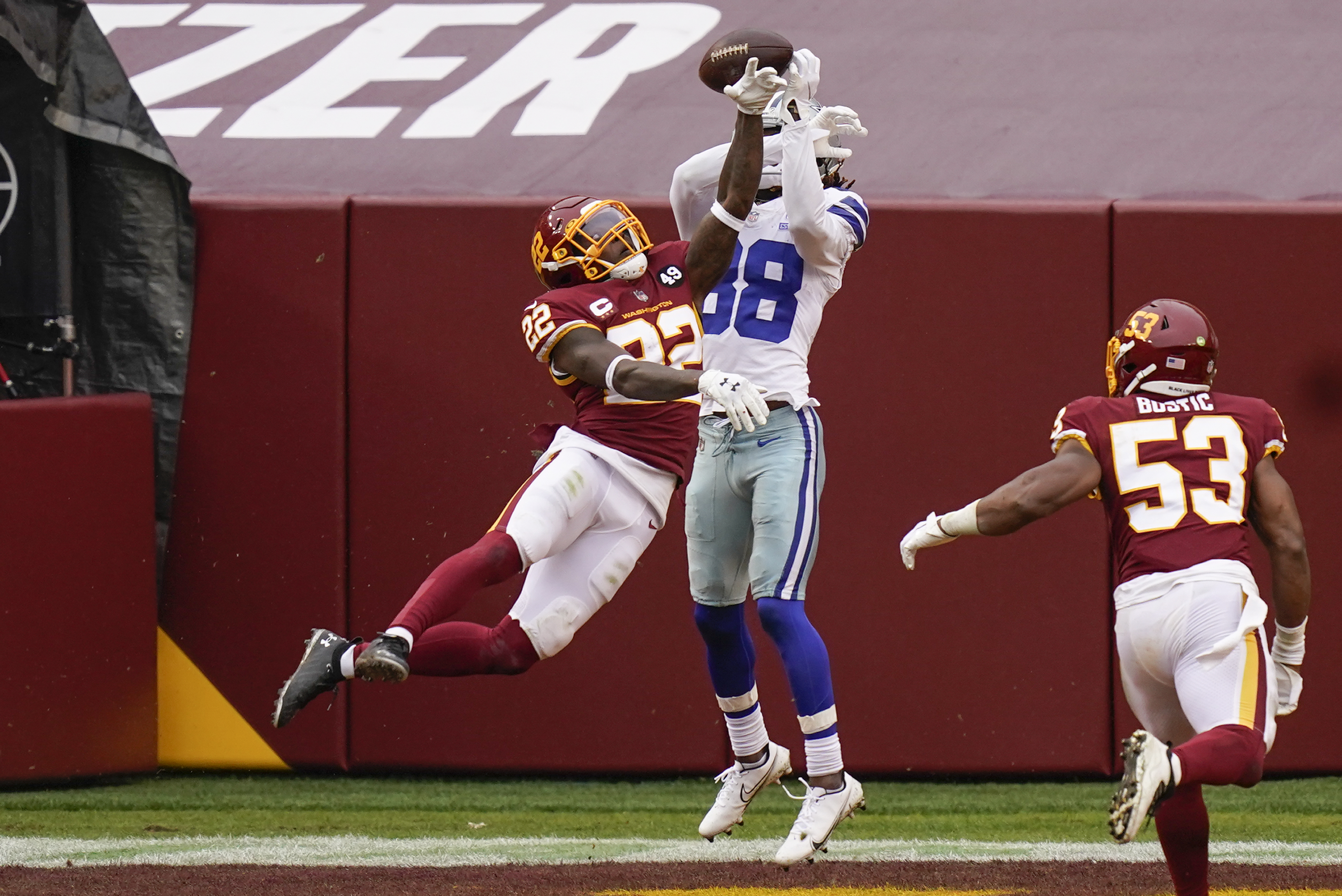 Cowboys at Washington score: Dallas holds off furious Washington