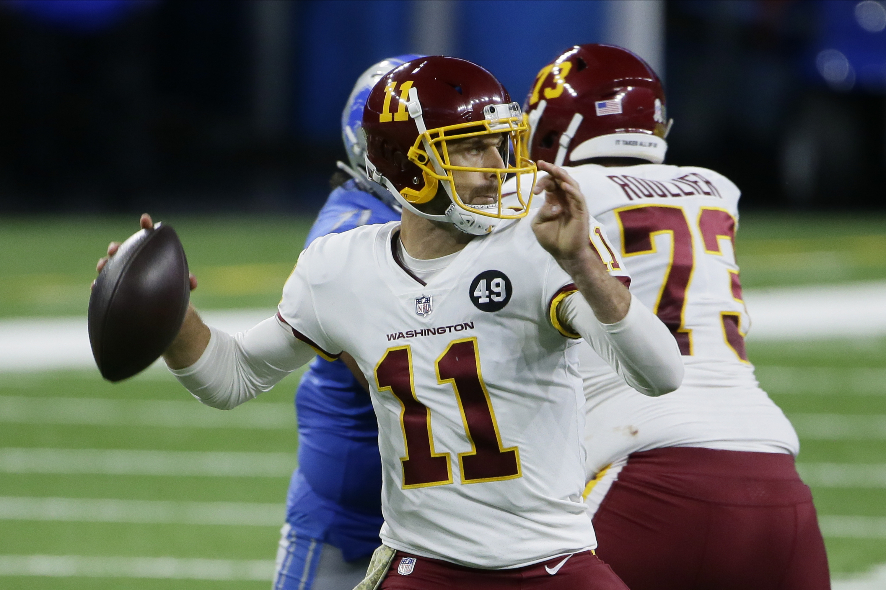 Alex Smith enters game for Washington Football Team in emotional