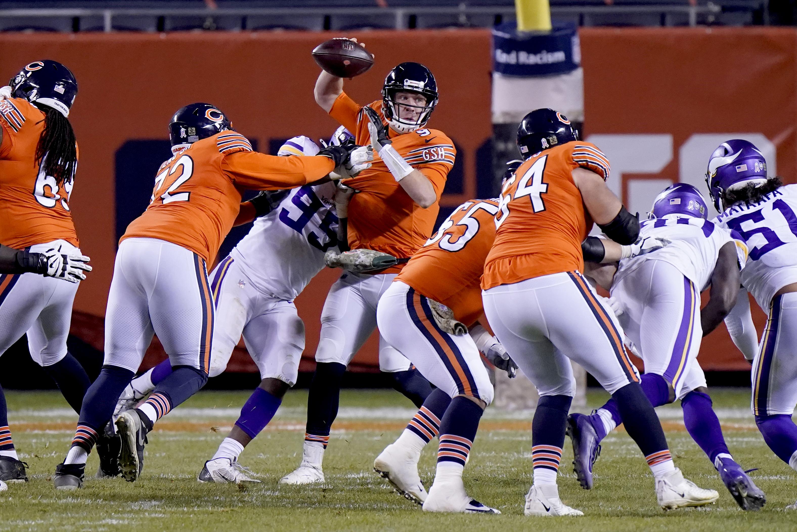 Nick Foles injury: Bears QB carted off in final minute of loss to Vikings -  Sports Illustrated