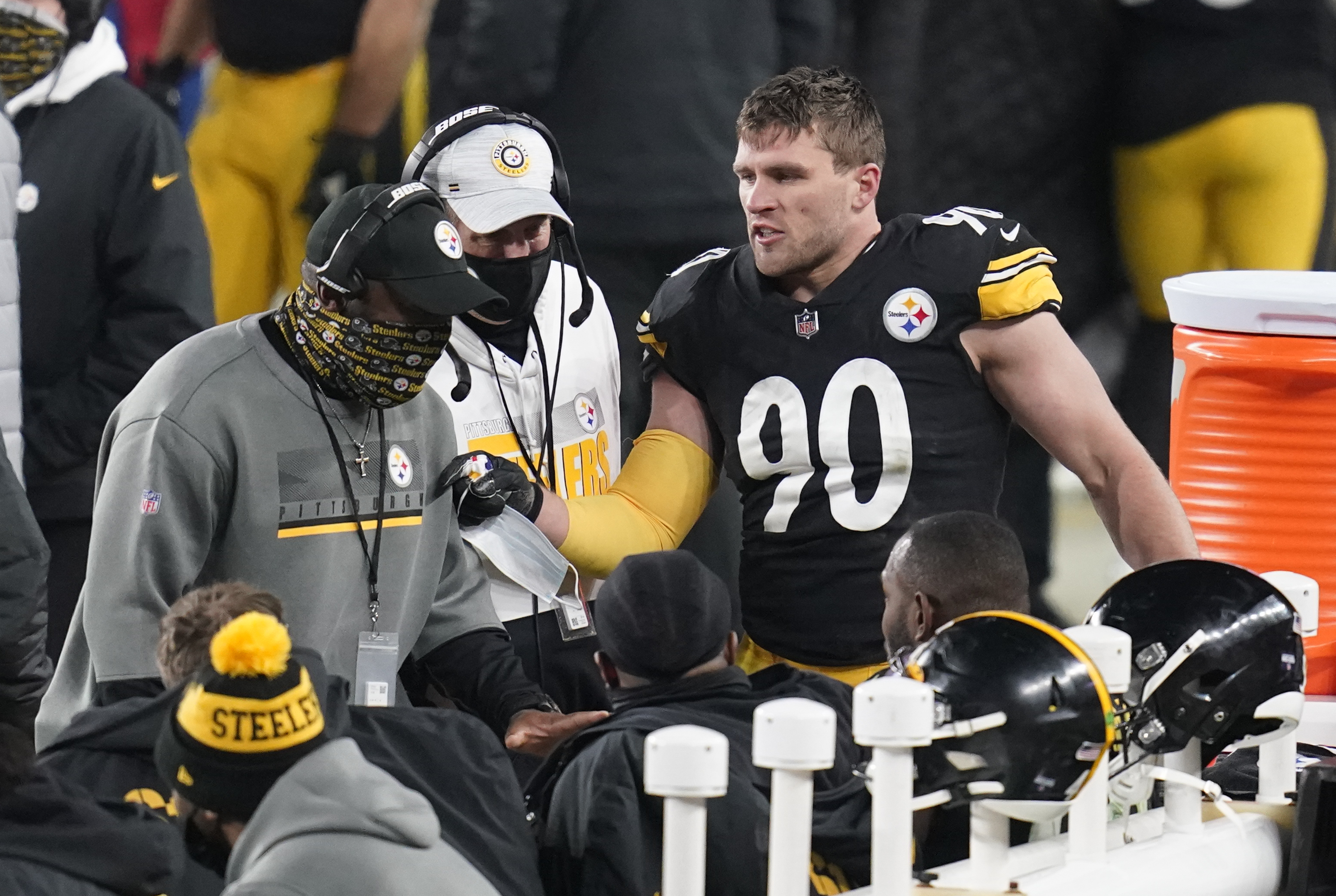 Mike Tomlin, Mike Vrabel face backlash for punting on fourth-and