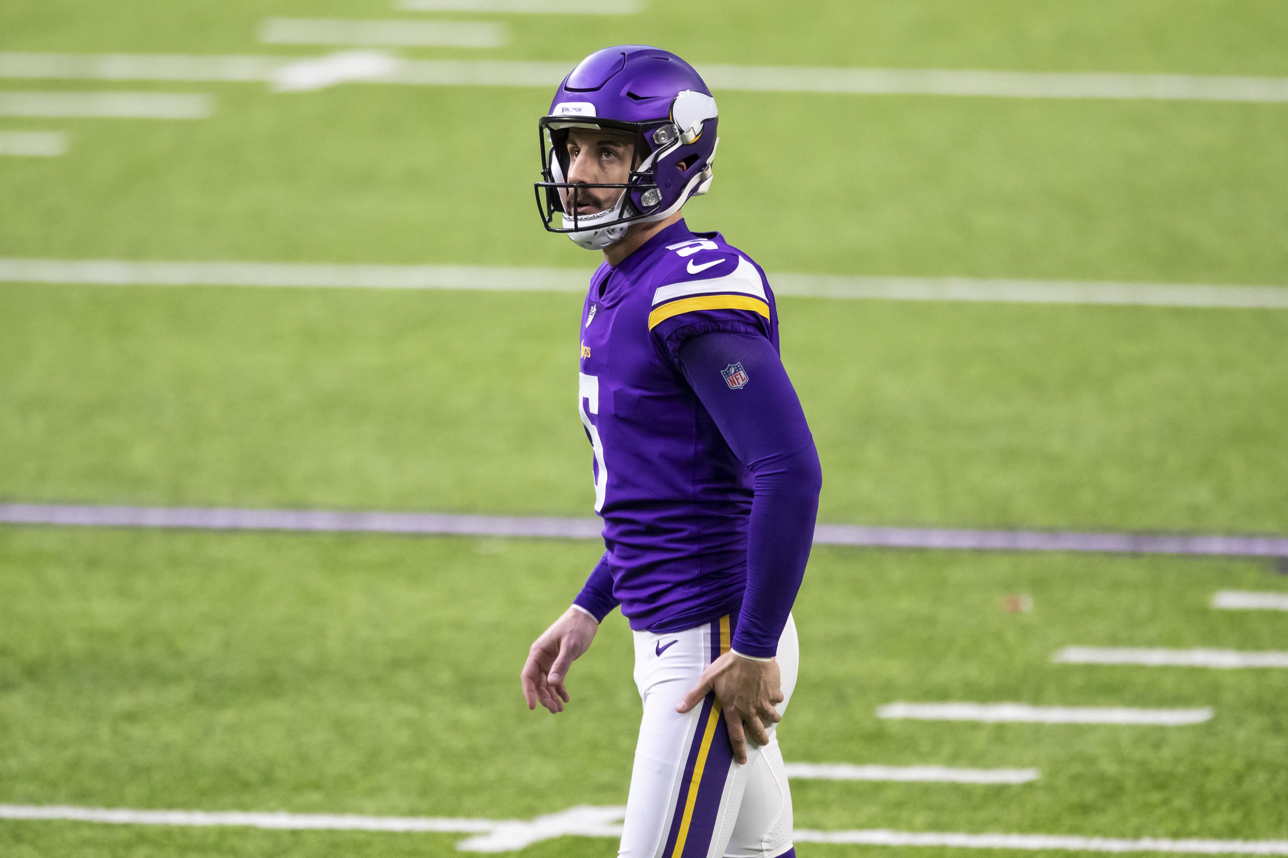 Vikings waive K Daniel Carlson, sign Dan Bailey