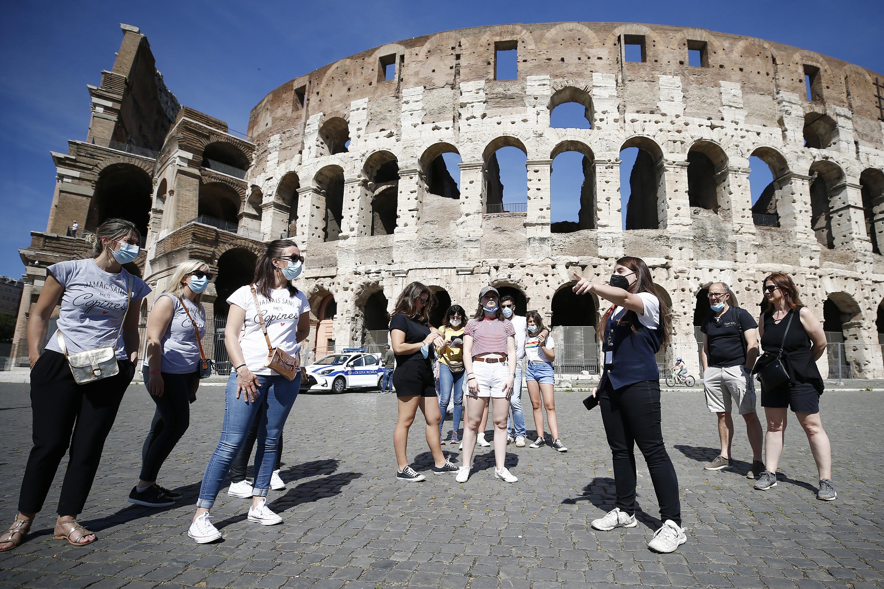 Италия после рима. Туристы в Италии. Италия глазами туриста. Туризм Италия 2021. Русские в Италии.