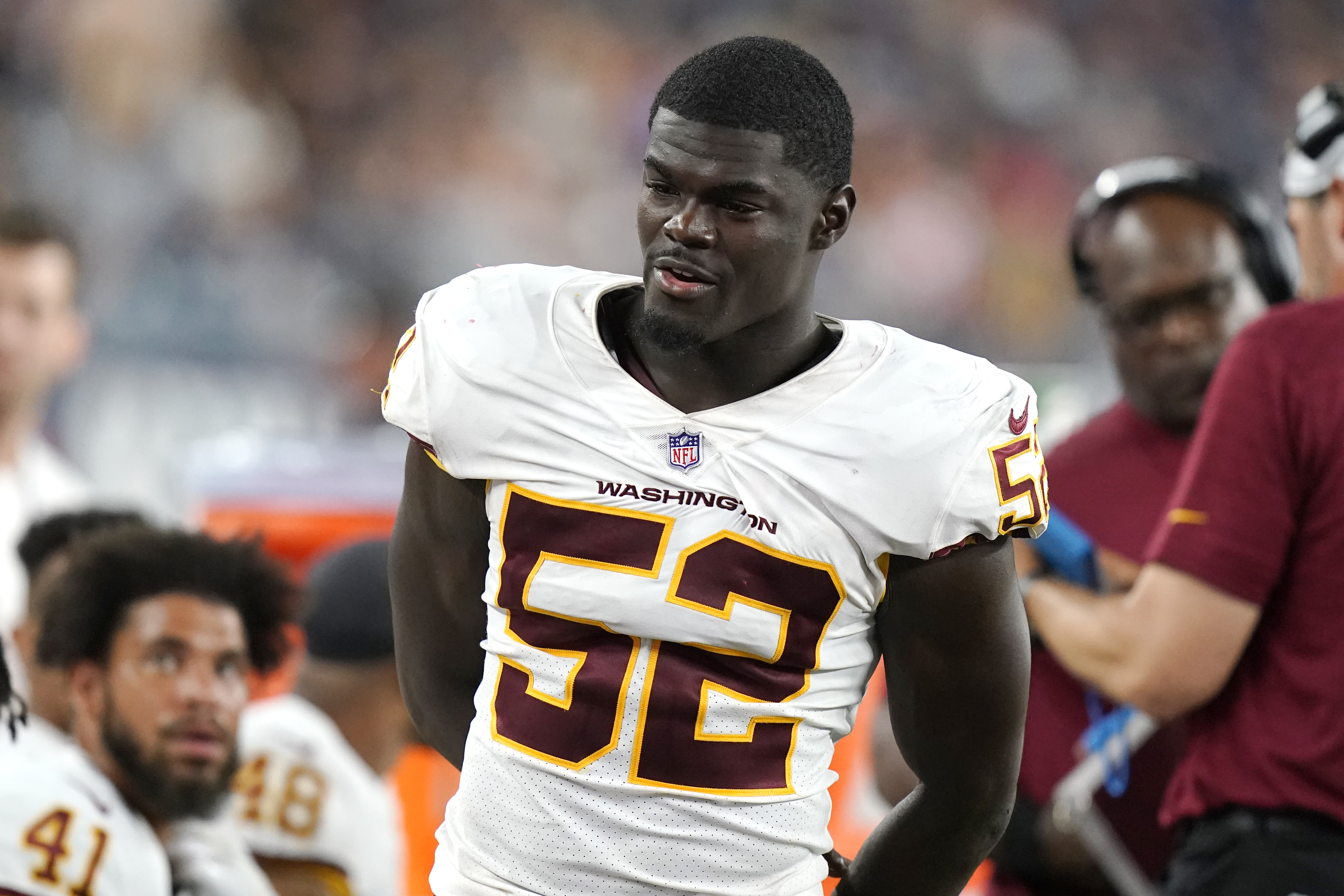 Washington Commanders linebacker Jamin Davis (52) defends against the New  York Giants during an NFL football game Sunday, Dec. 4, 2022, in East  Rutherford, N.J. (AP Photo/Adam Hunger Stock Photo - Alamy