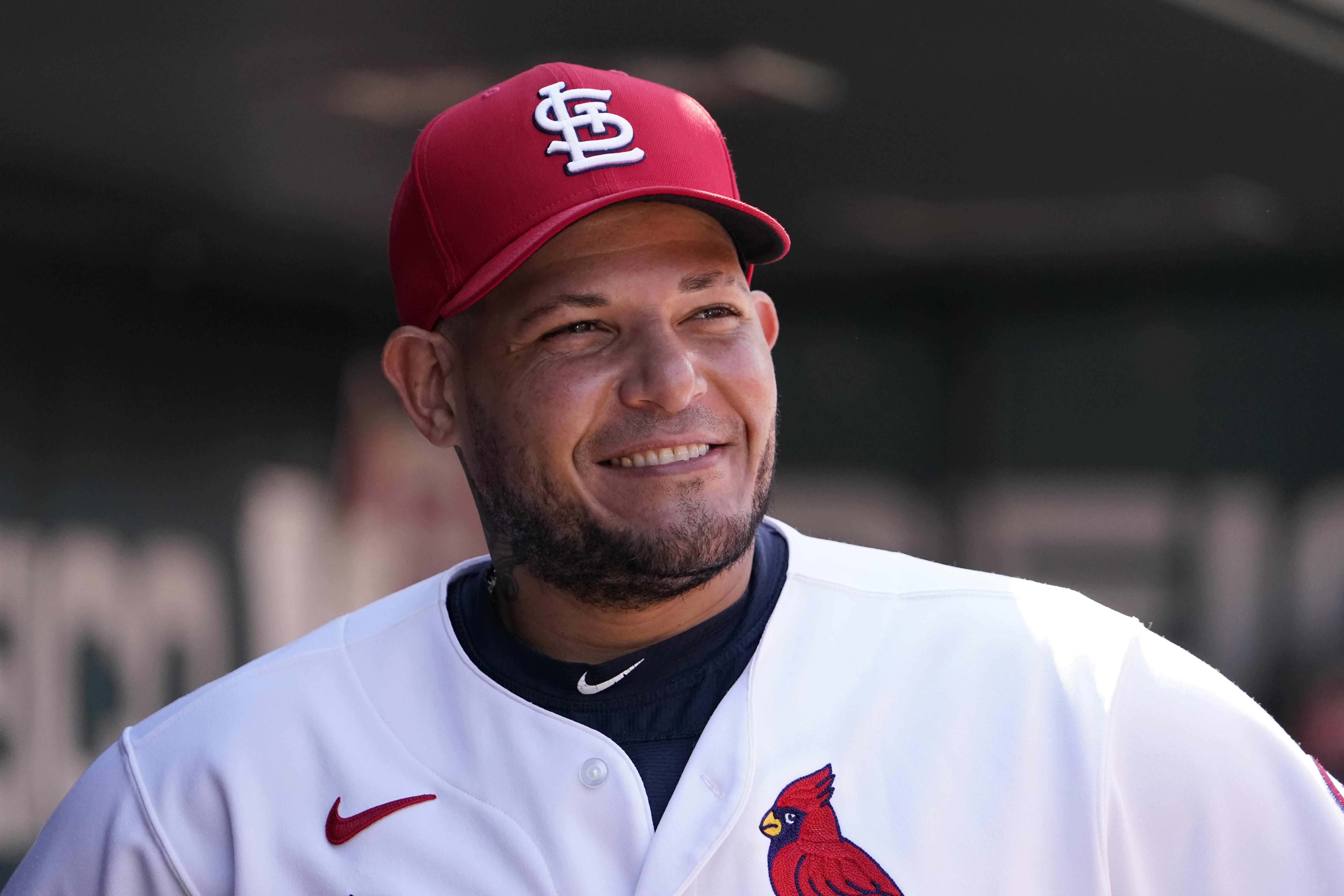 Cardinals re-sign C Yadier Molina for 18th season