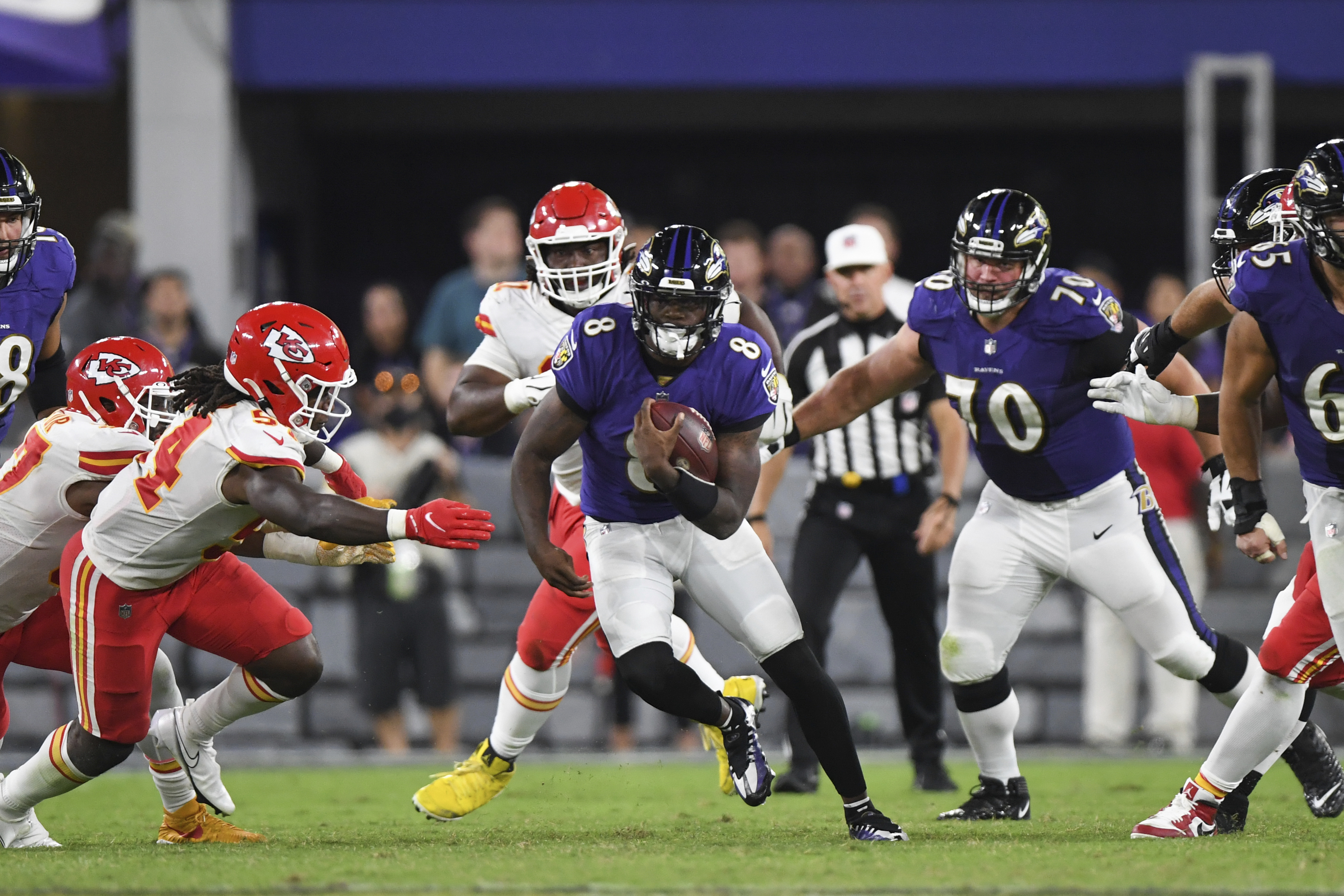 What happens when Baltimore Ravens QB Lamar Jackson's headset goes