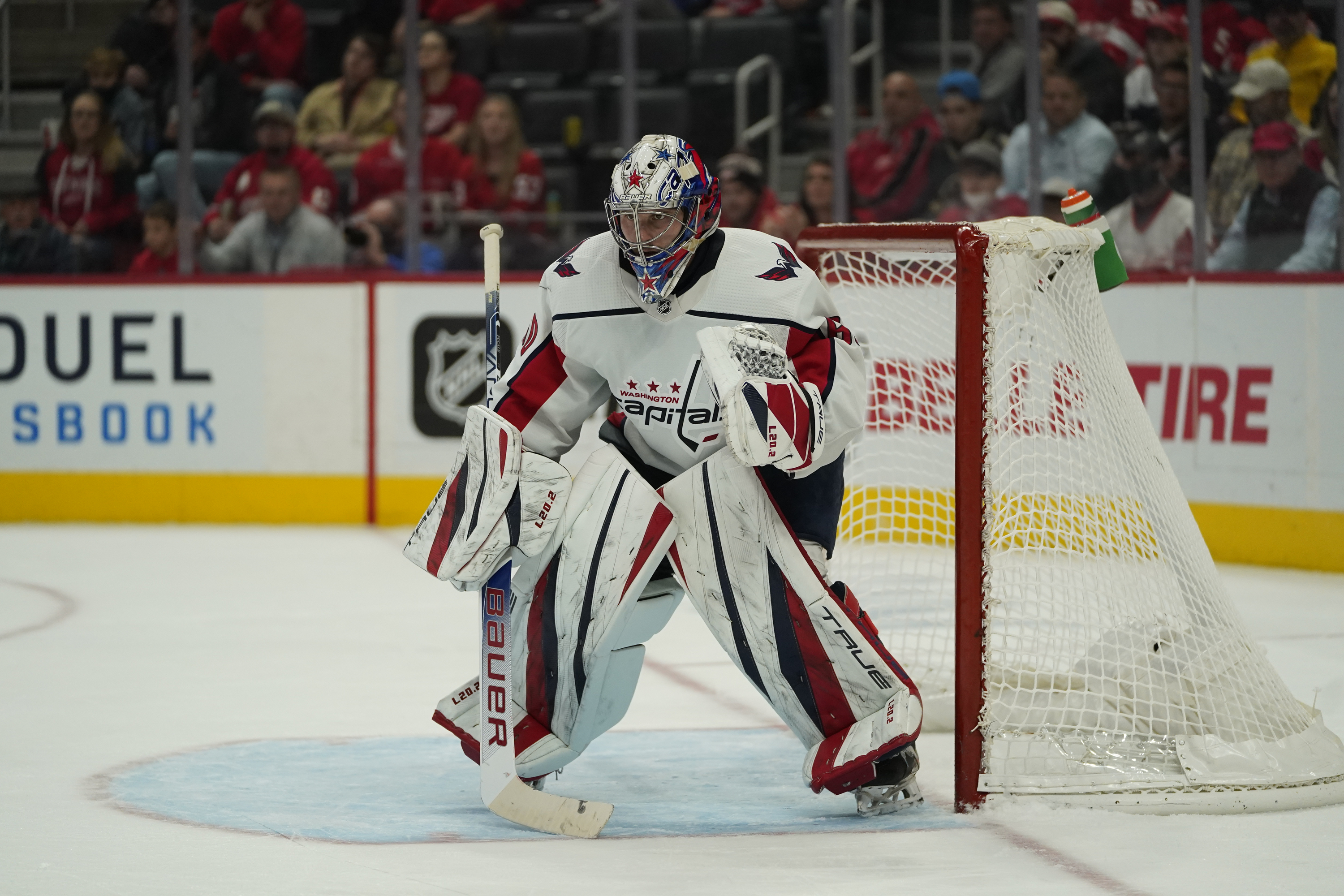 Capitals goalie breaks NHL record in 
