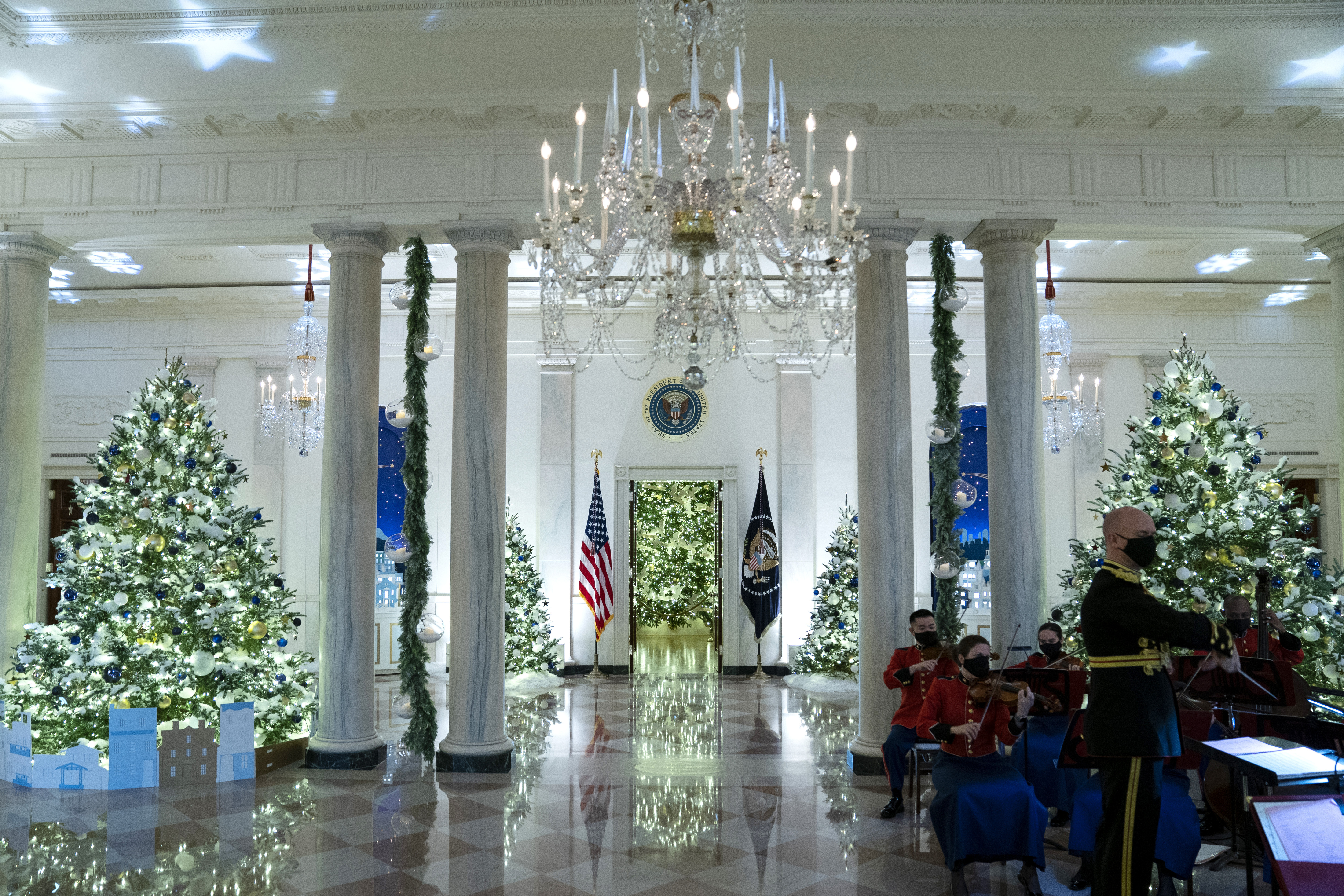 2022 Whitehouse Christmas Biden Christmas Display Omits Stocking For Hunter's Out-Of-Wedlock Daughter  - Washington Times