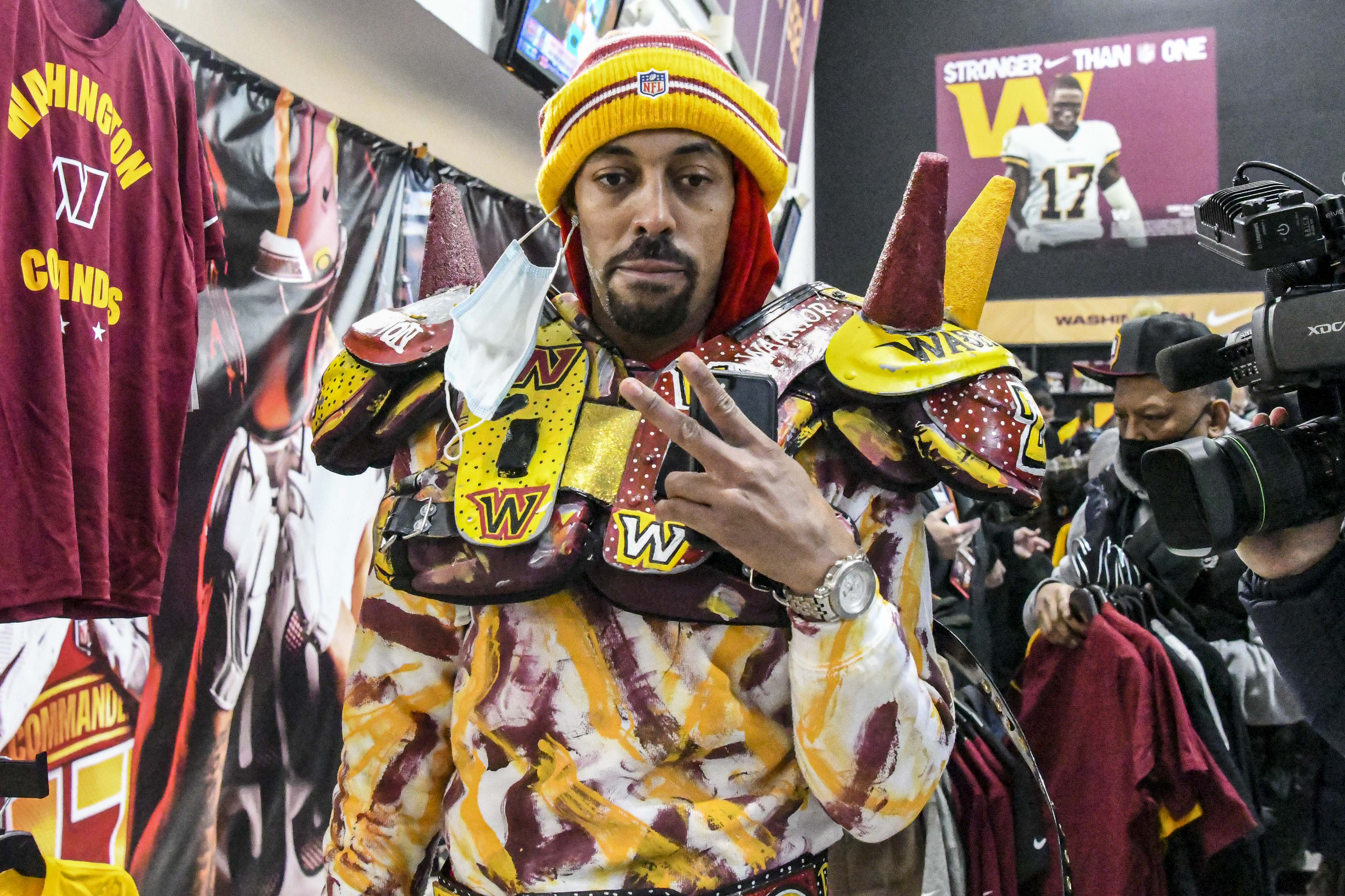 commanders fan