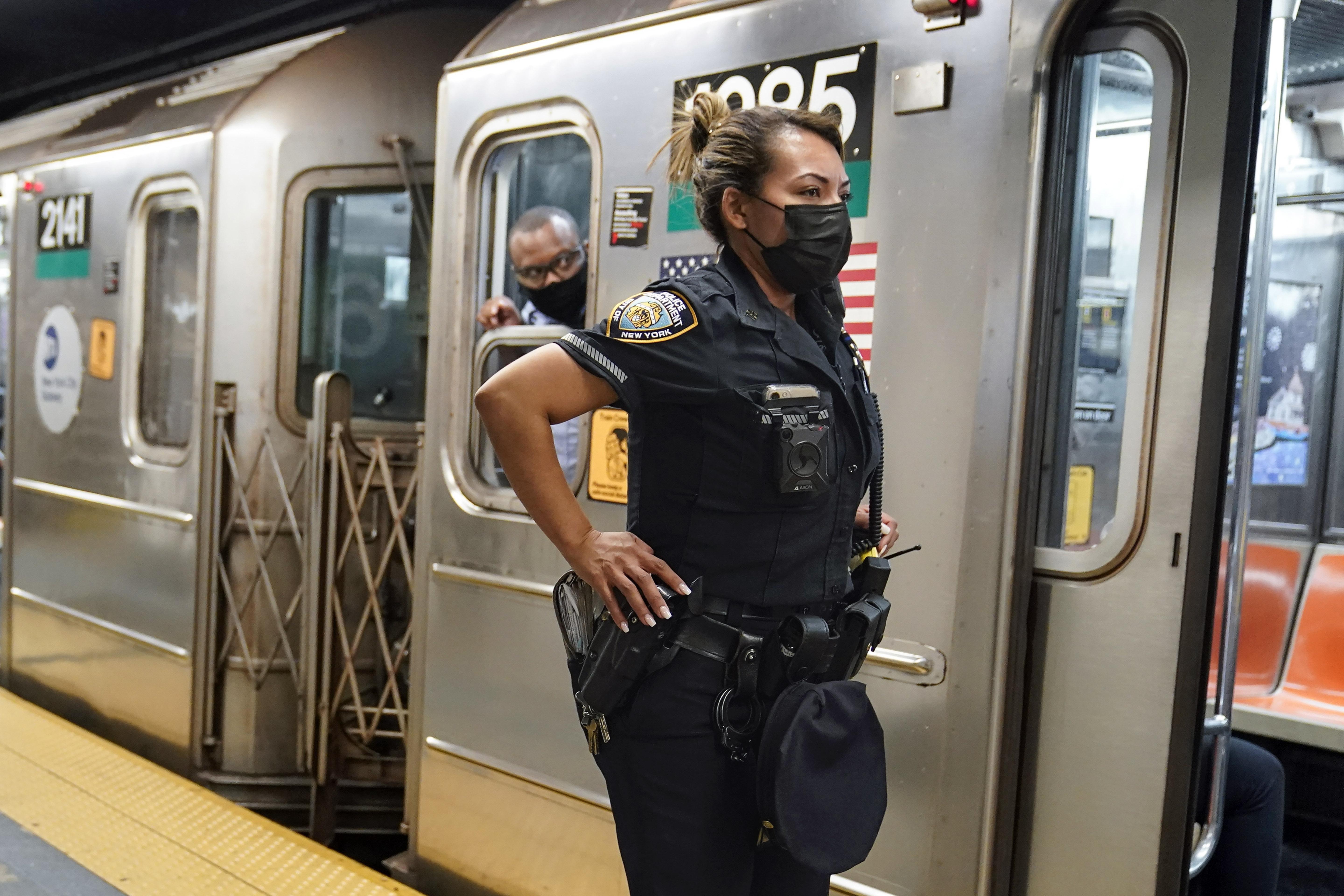 In New York, 2 Teens' Deaths Underscore Dangers of 'Subway Surfing