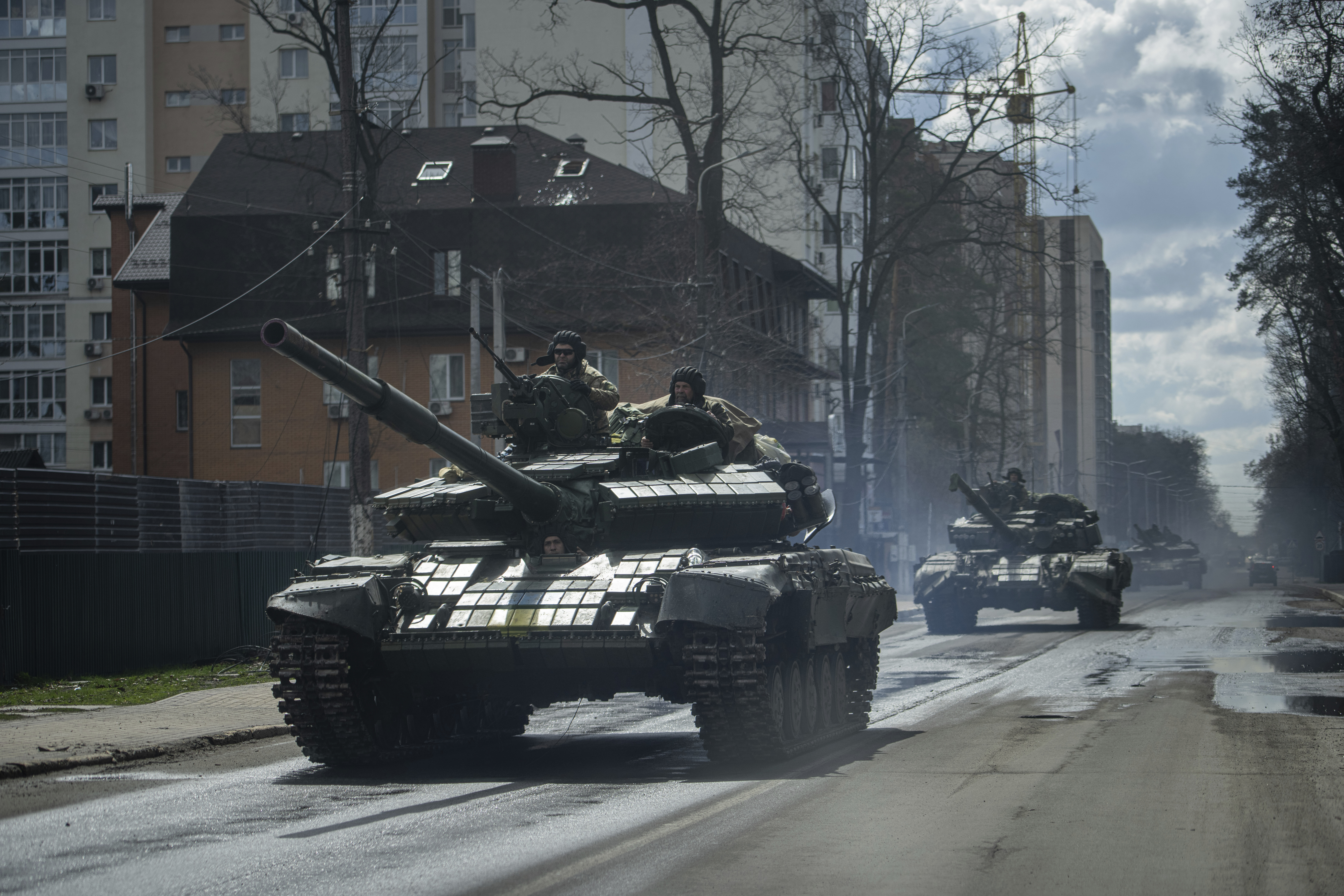 Россия потратила на войну с украиной. Российские танки. Украинские танки. Российские танки на Украине 2022.