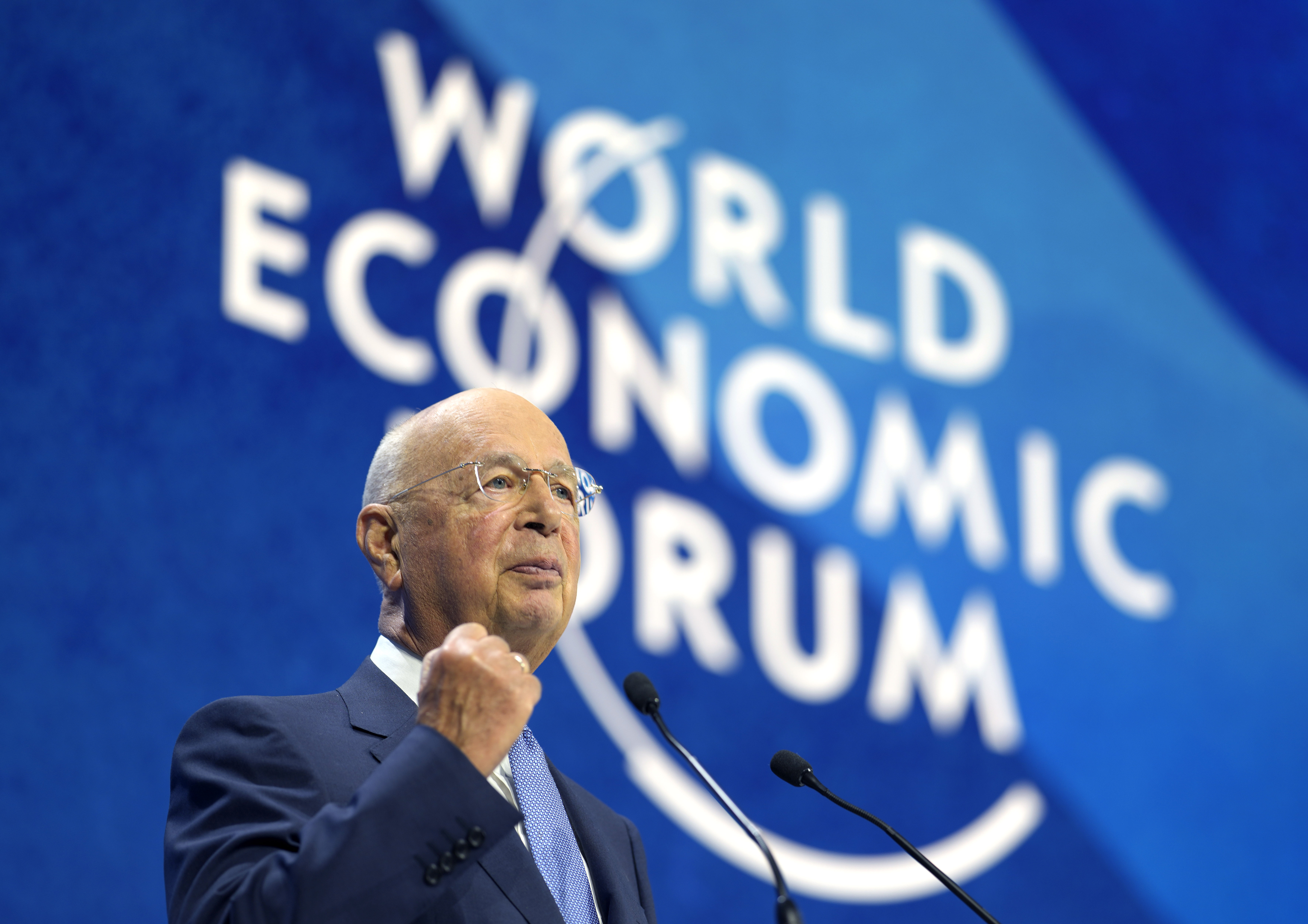 Davos: AP pioneers in decarbonized economy, say panelists at WEF
